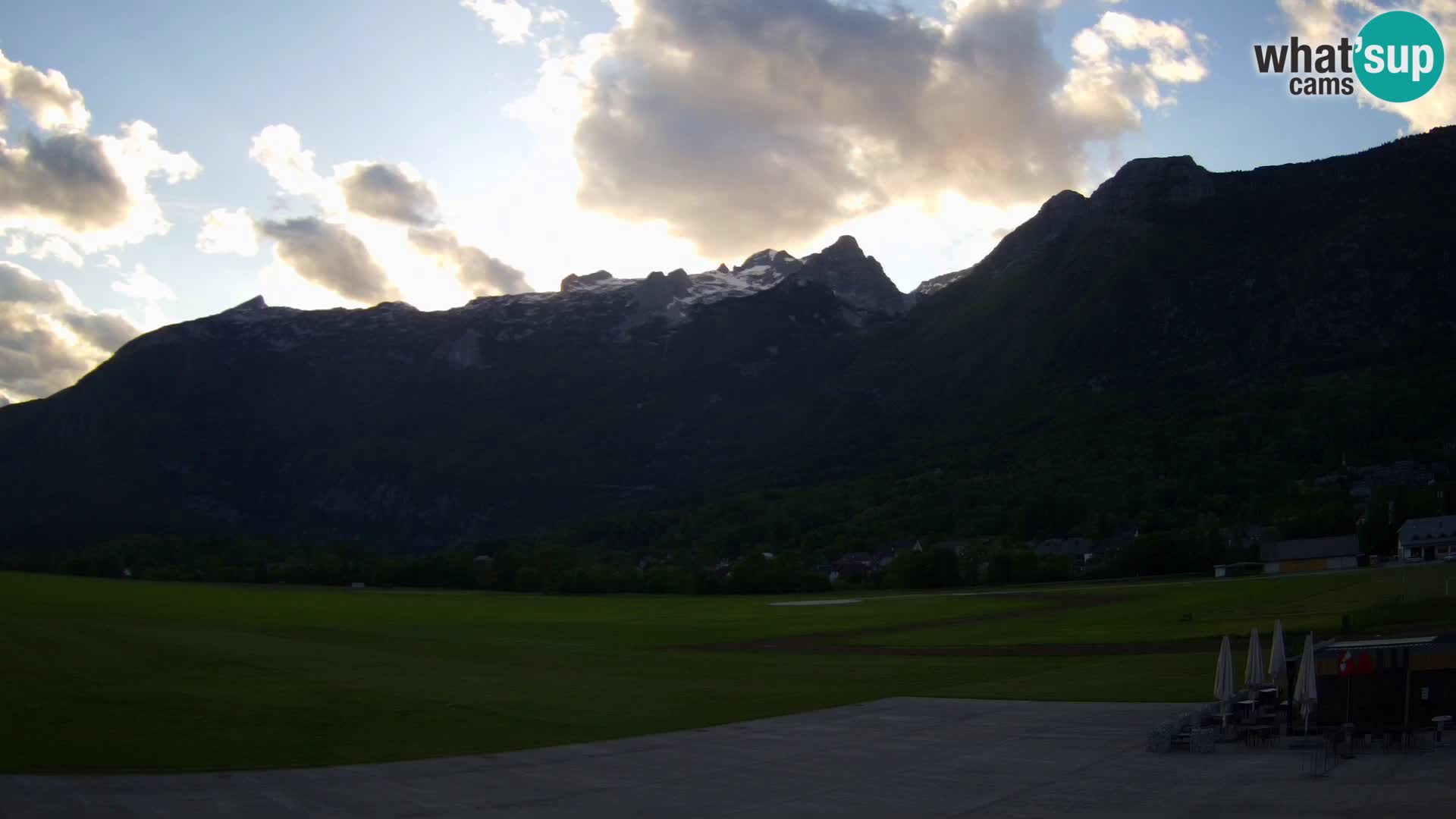 Cámara web en vivo Aeropuerto de Bovec – Vista a Kanin