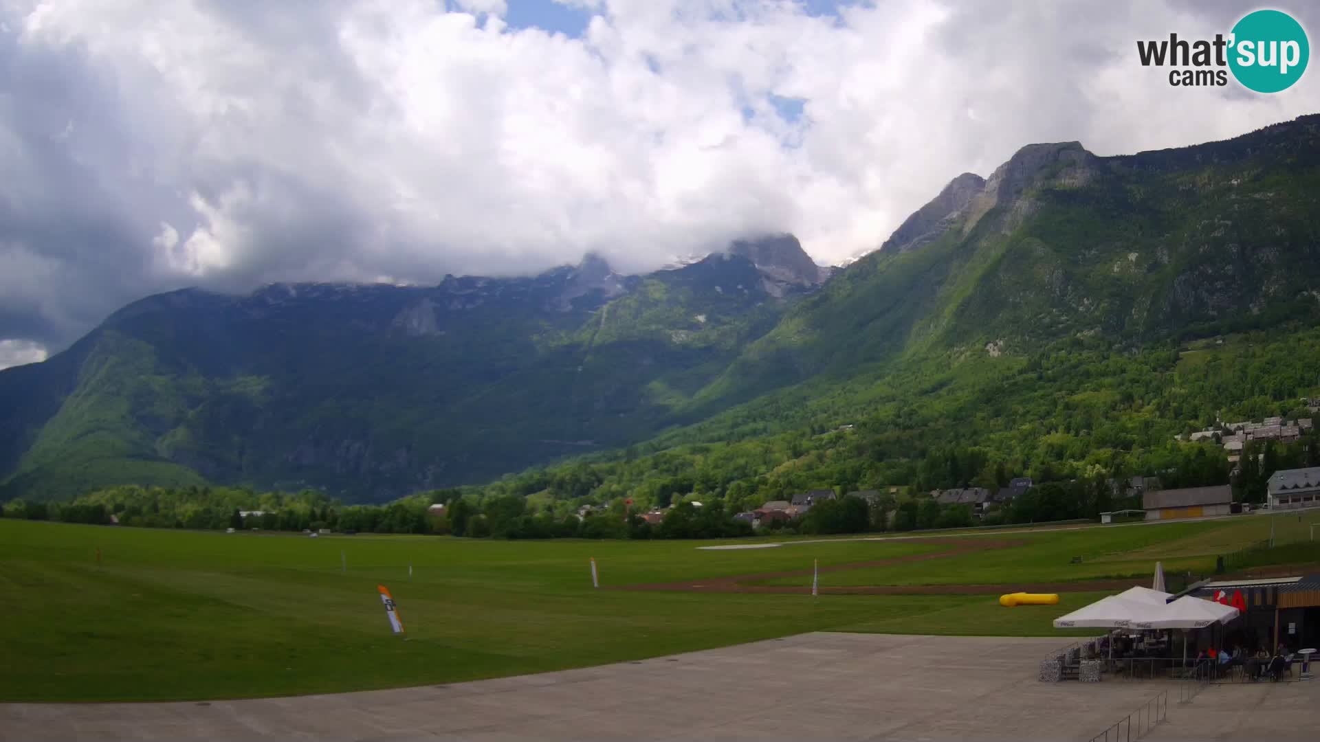 Webcam en direct Aéroport de Bovec – Vue sur Kanin