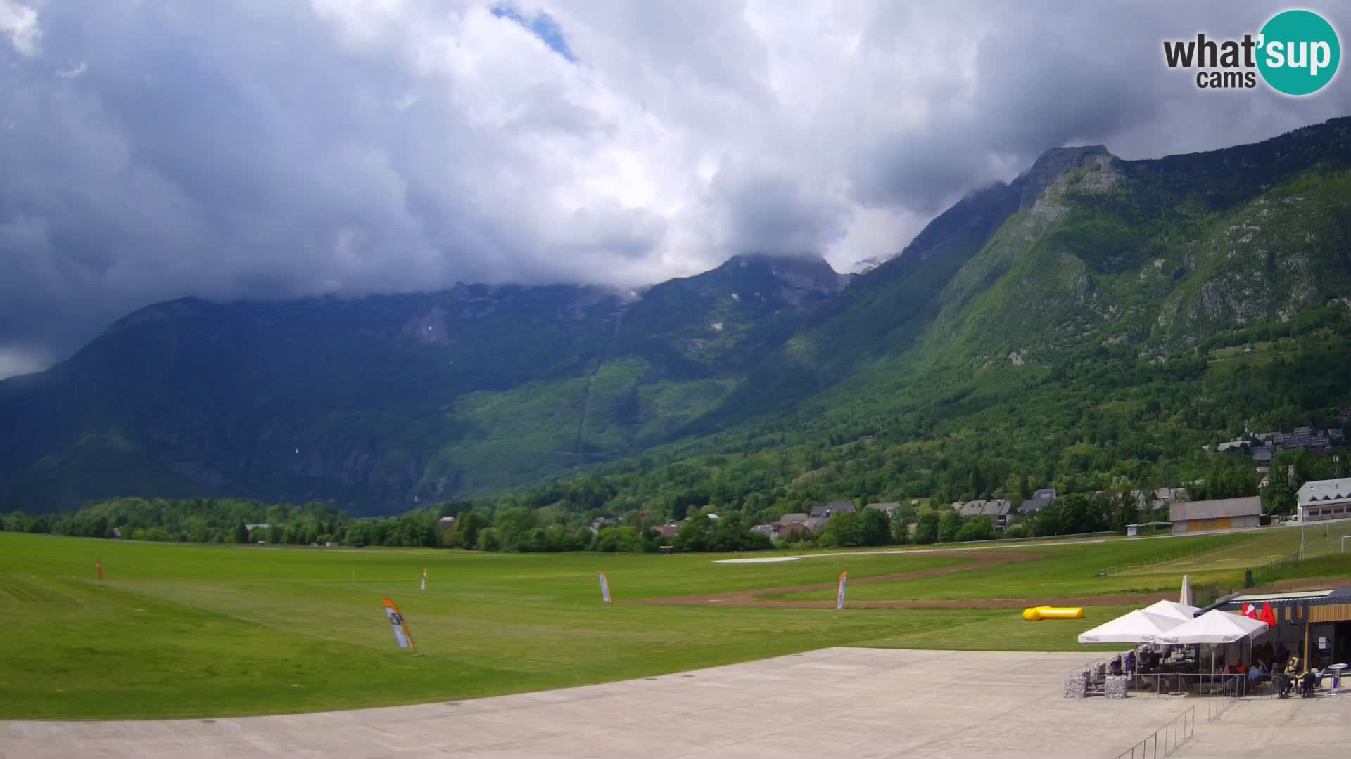 Webcam en direct Aéroport de Bovec – Vue sur Kanin