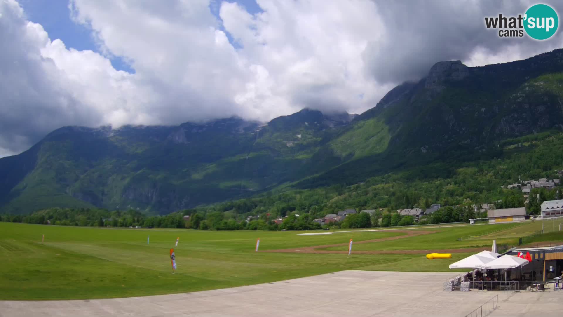 Live webcam Bovec airport – View to Kanin
