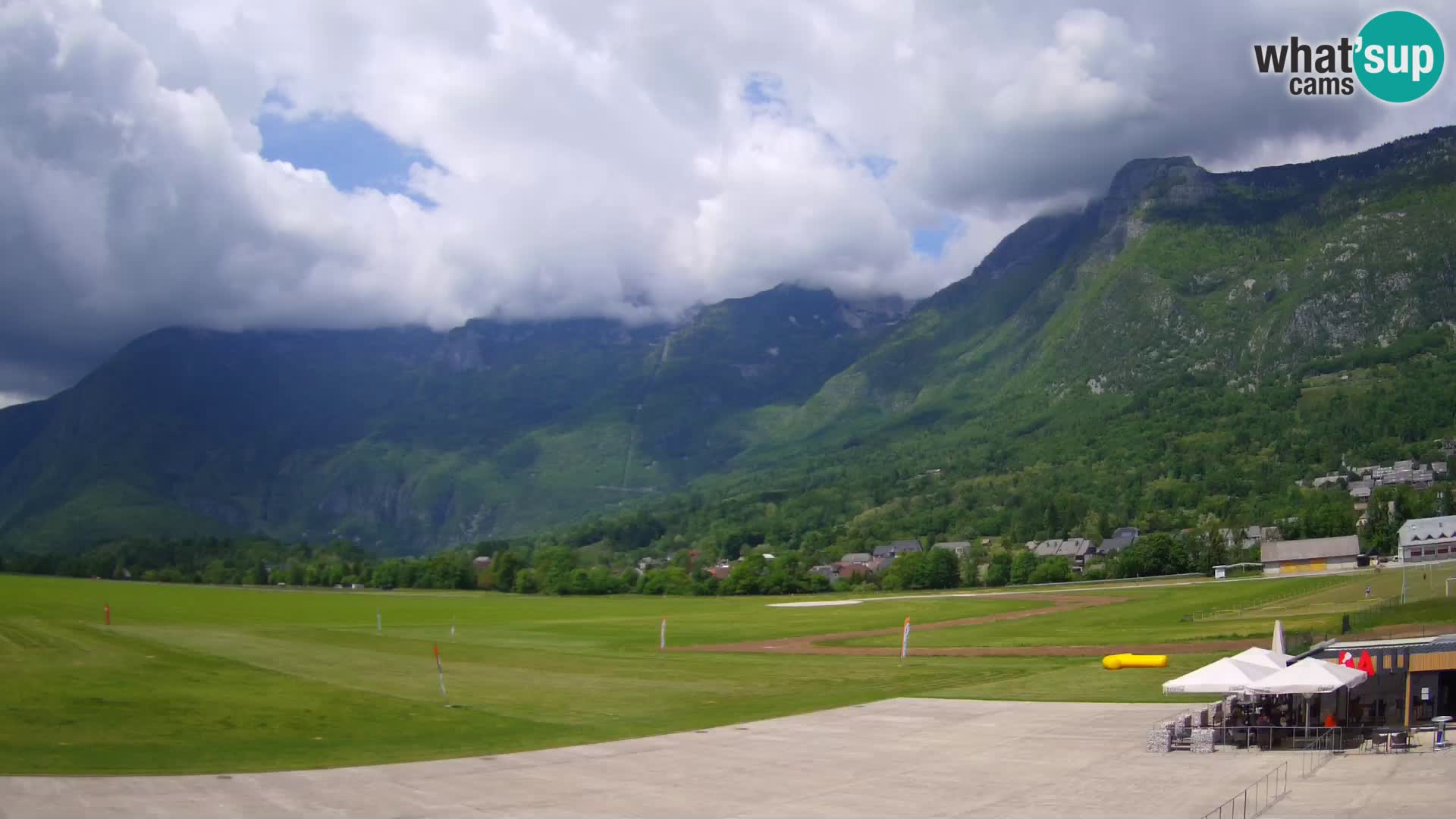 Cámara web en vivo Aeropuerto de Bovec – Vista a Kanin