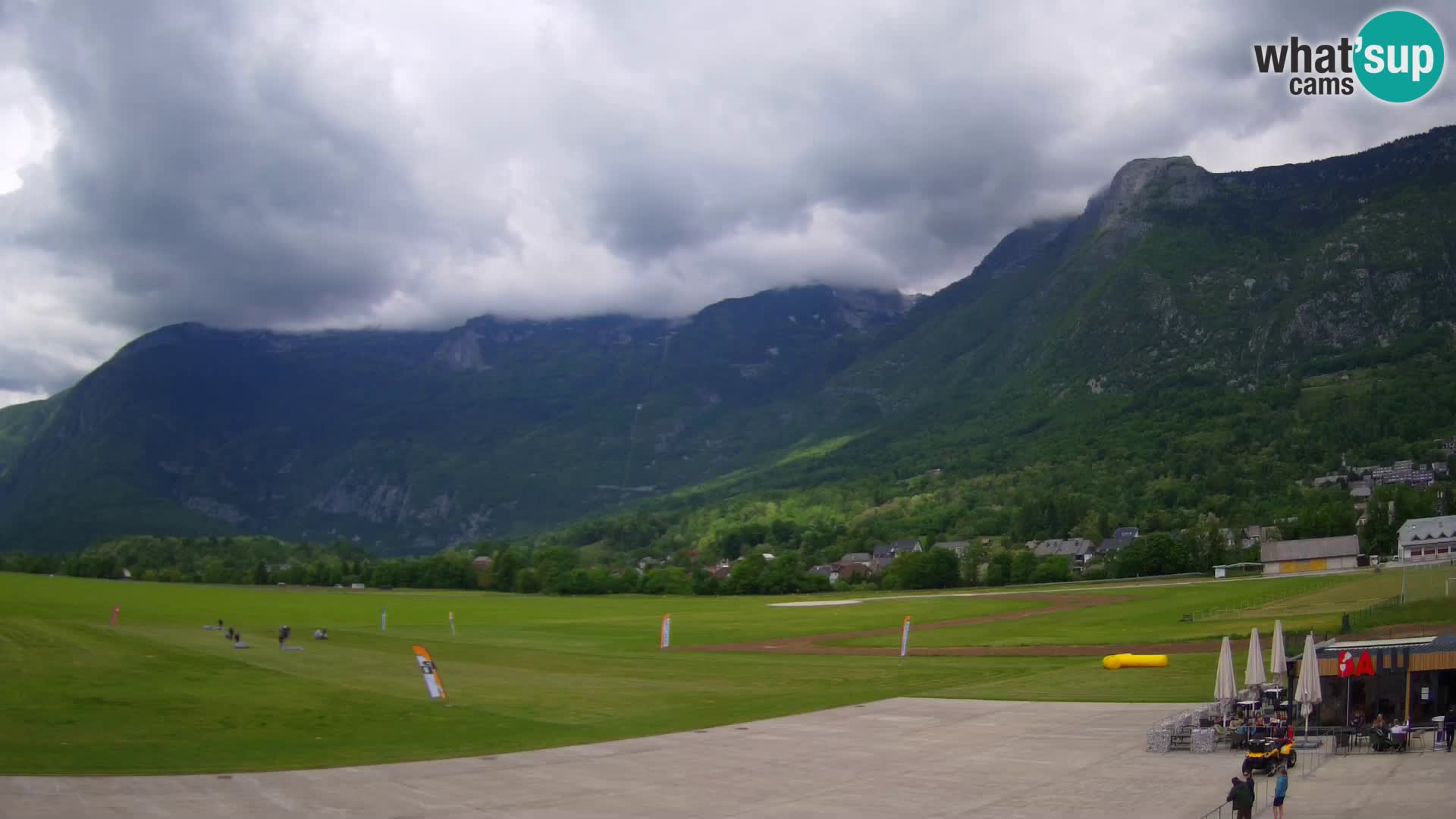 Cámara web en vivo Aeropuerto de Bovec – Vista a Kanin