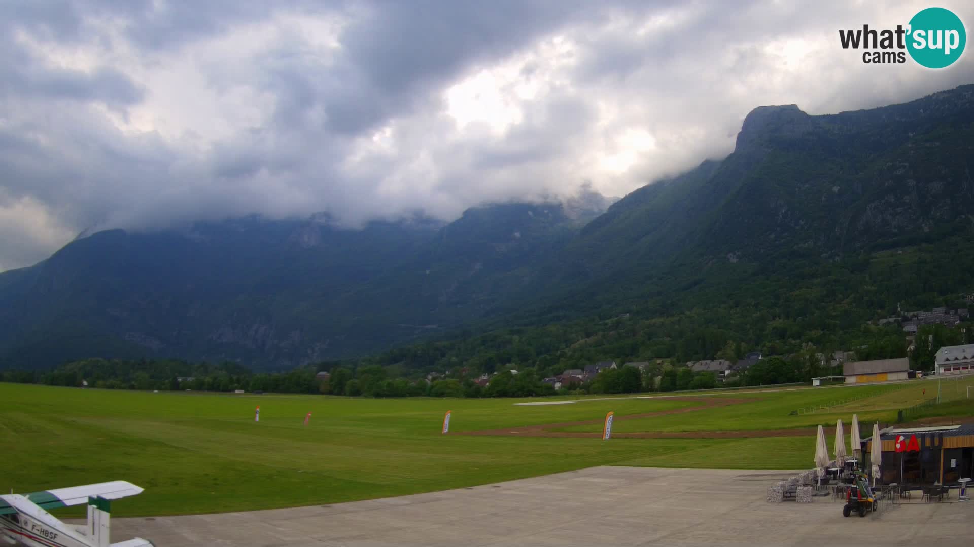Live webcam Bovec airport – View to Kanin