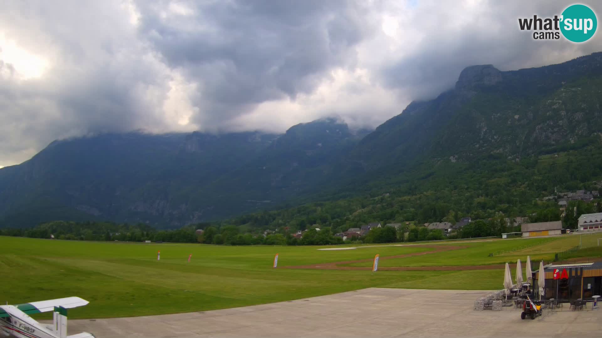 Webcam en direct Aéroport de Bovec – Vue sur Kanin