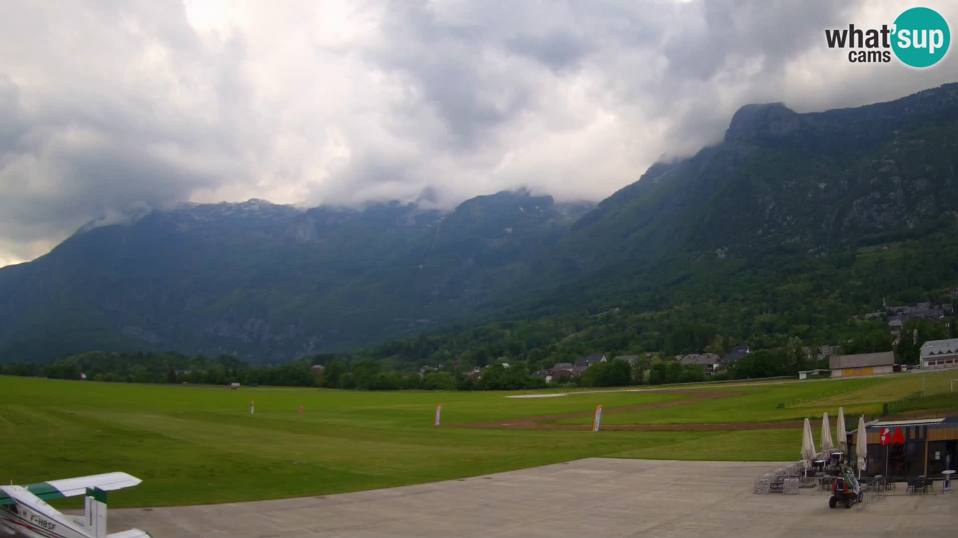 Webcam en direct Aéroport de Bovec – Vue sur Kanin