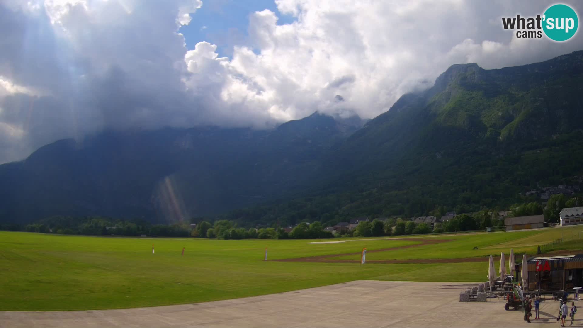 Webcam en direct Aéroport de Bovec – Vue sur Kanin
