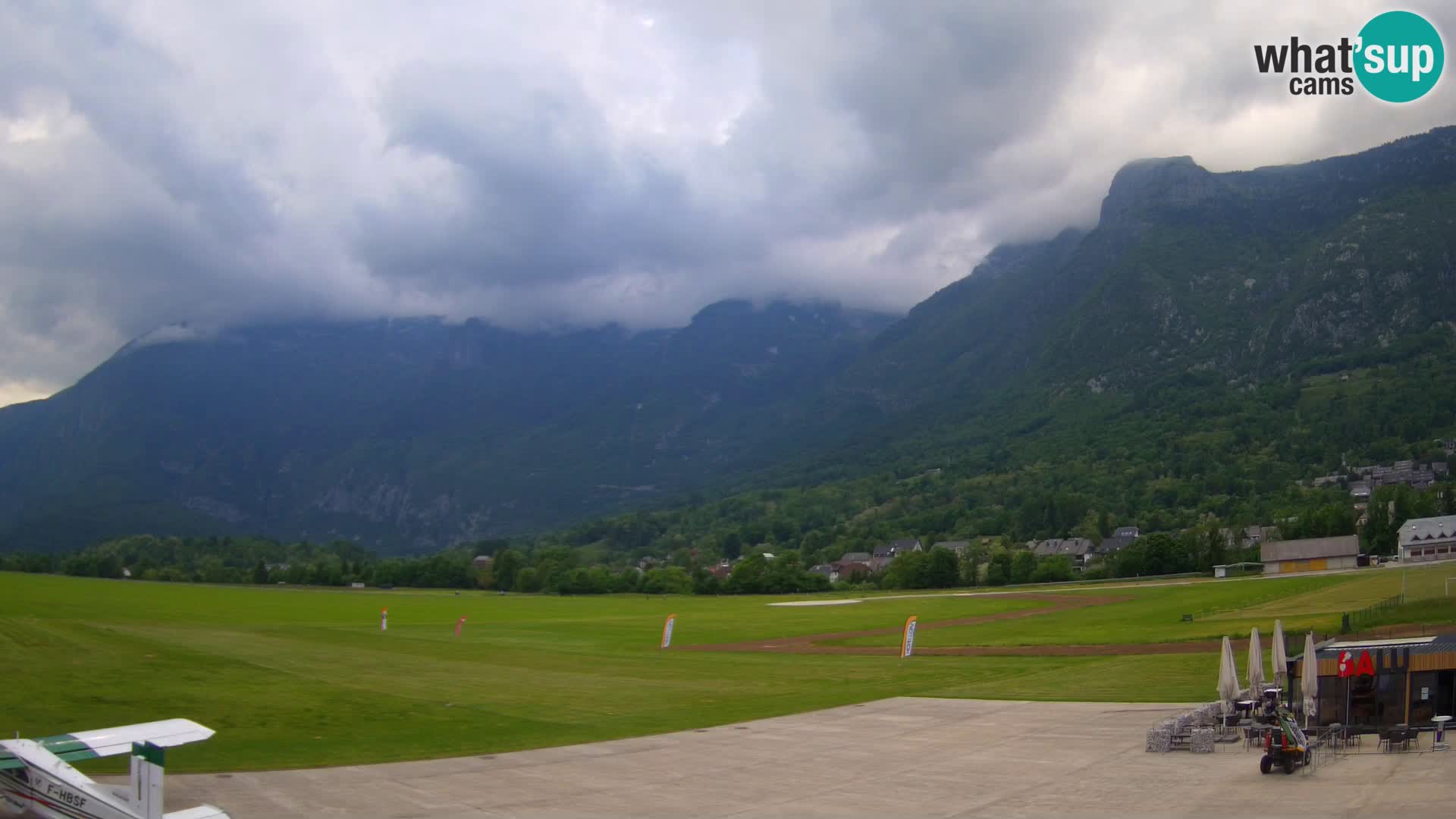Live webcam Bovec airport – View to Kanin
