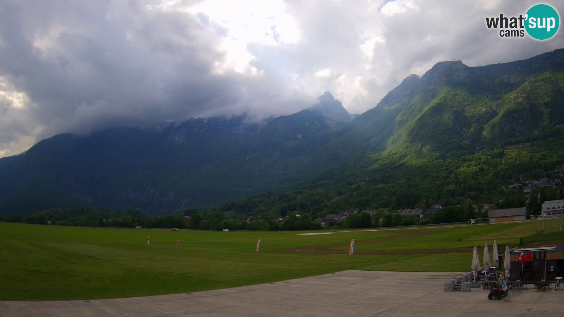 Webcam en direct Aéroport de Bovec – Vue sur Kanin