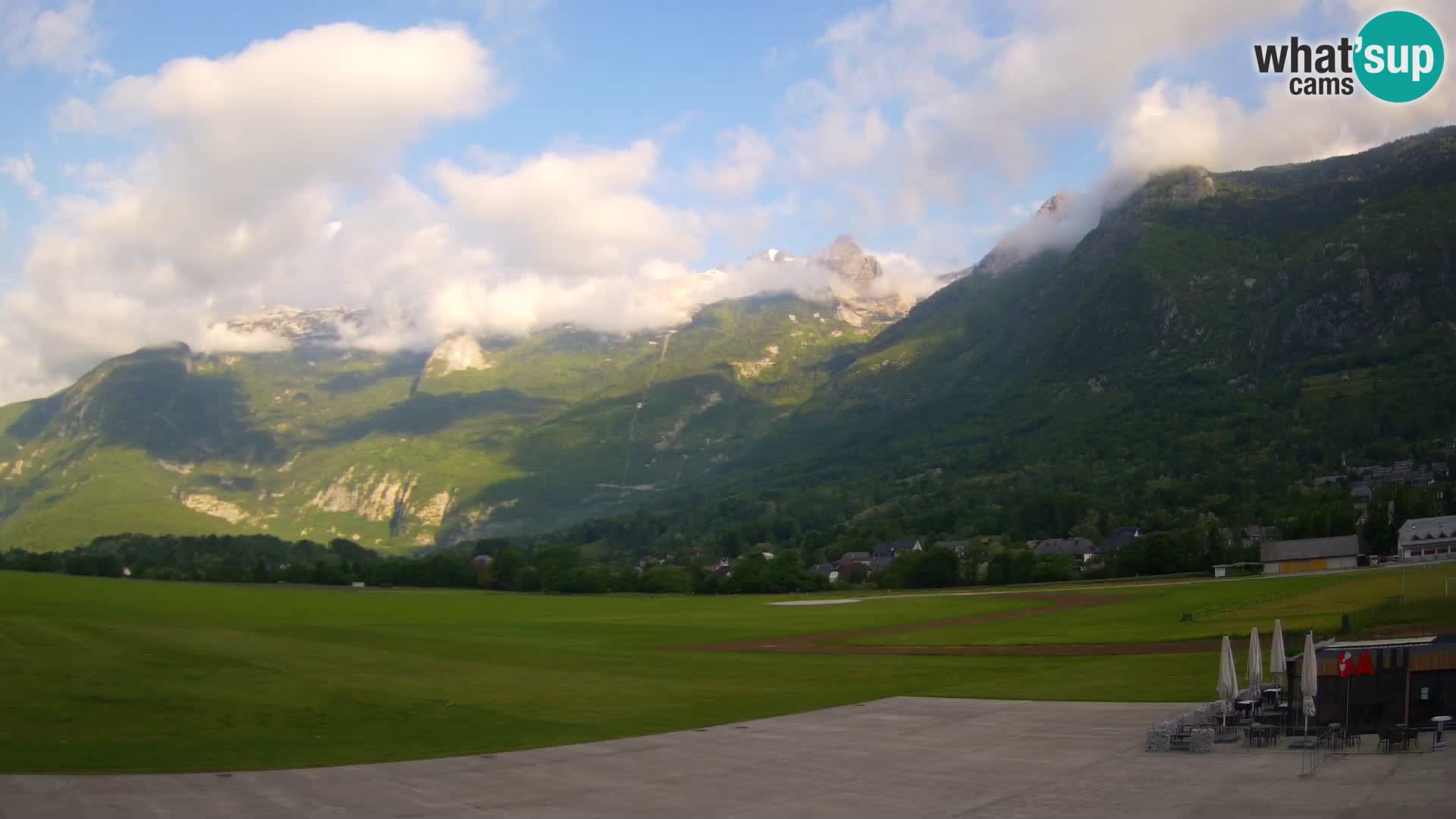 Webcam en direct Aéroport de Bovec – Vue sur Kanin