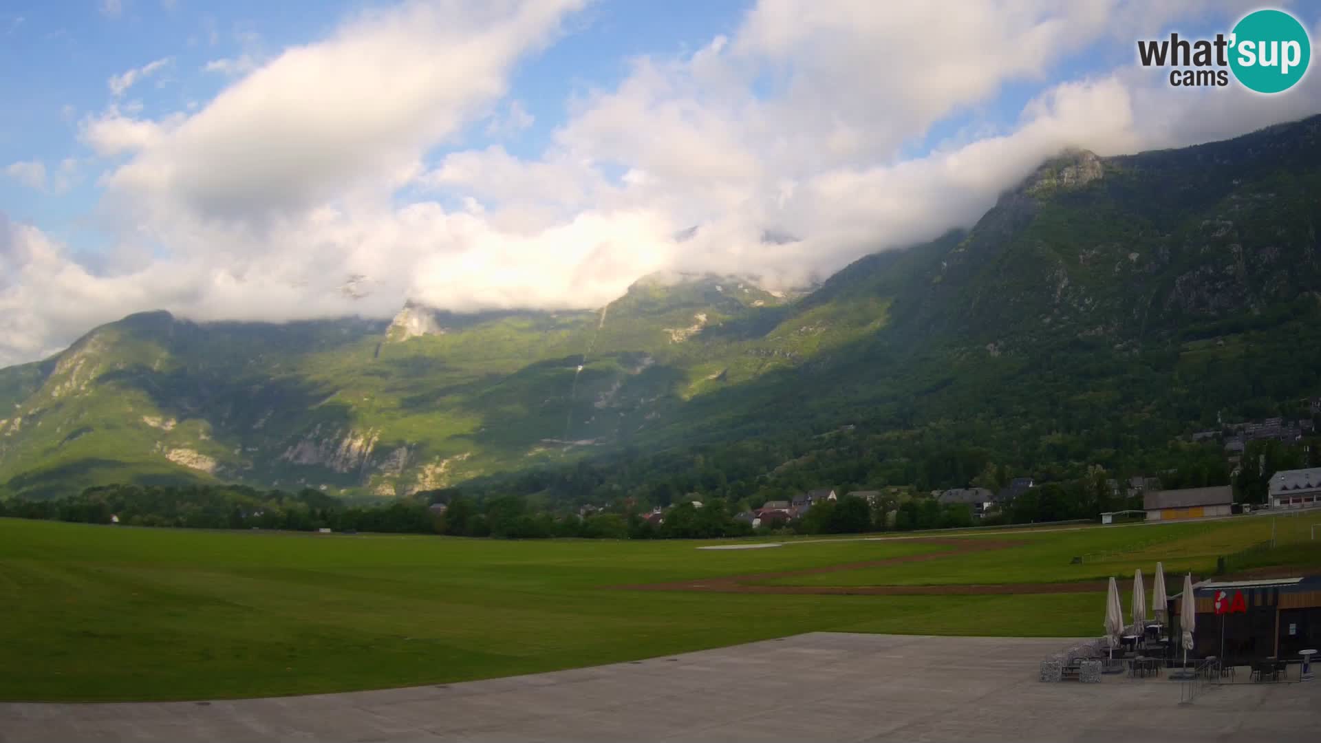 Cámara web en vivo Aeropuerto de Bovec – Vista a Kanin