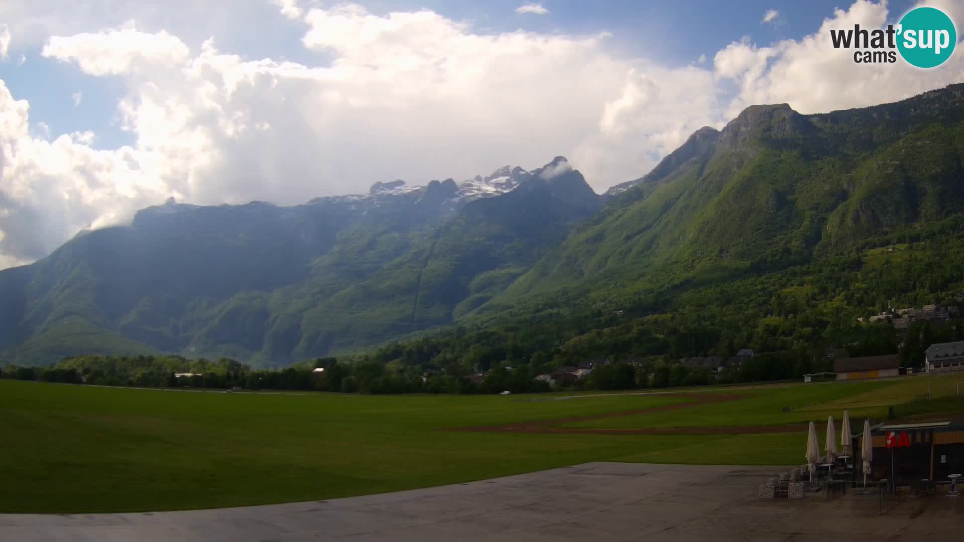 Webcam en direct Aéroport de Bovec – Vue sur Kanin