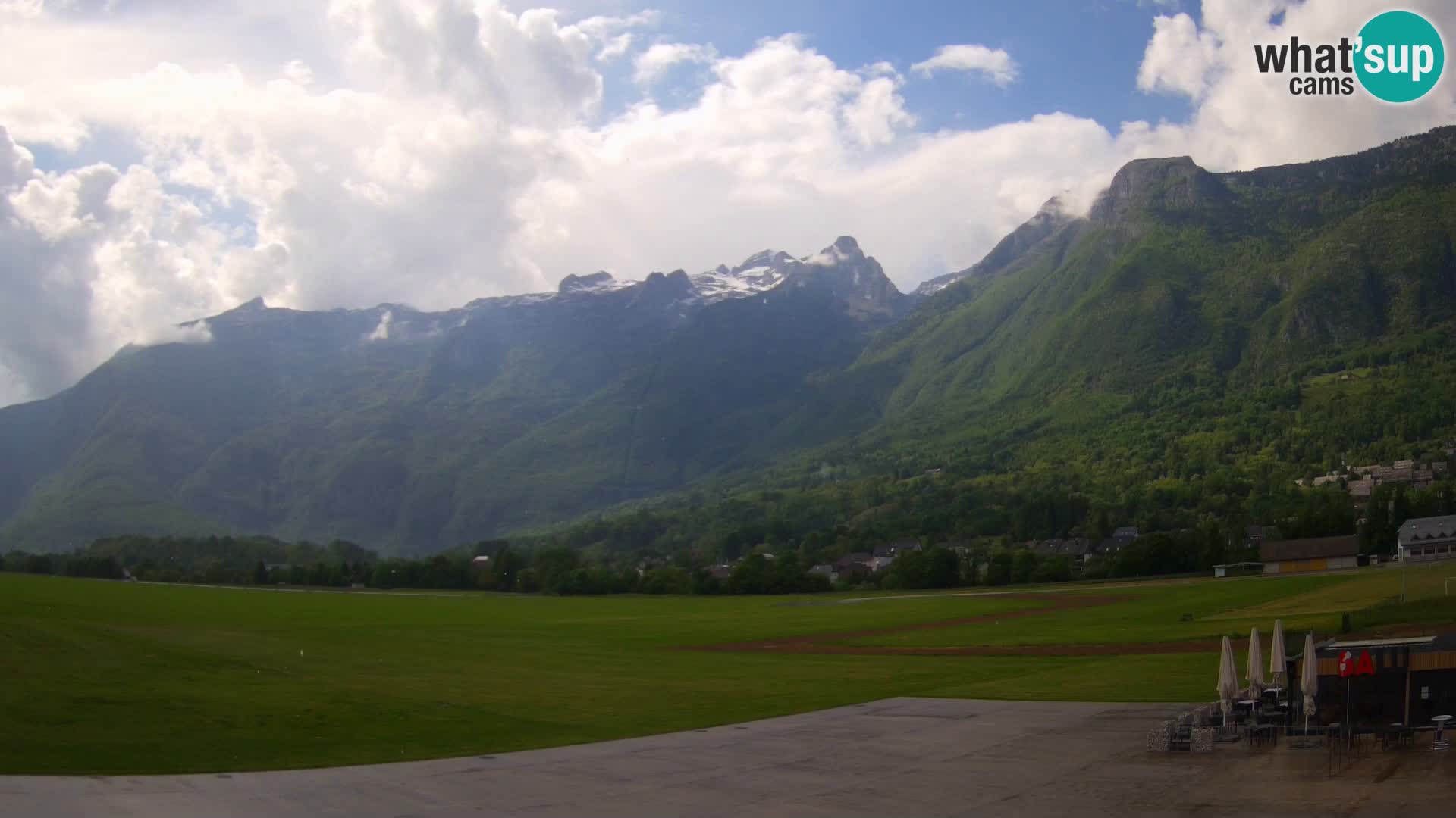 Cámara web en vivo Aeropuerto de Bovec – Vista a Kanin