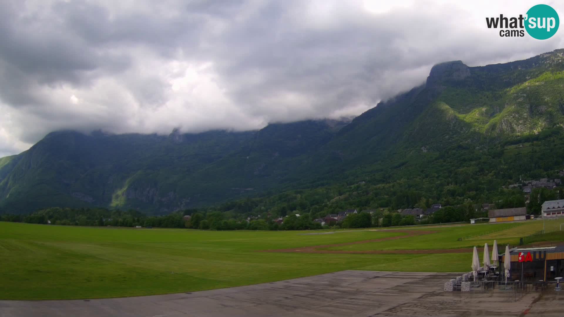 Cámara web en vivo Aeropuerto de Bovec – Vista a Kanin