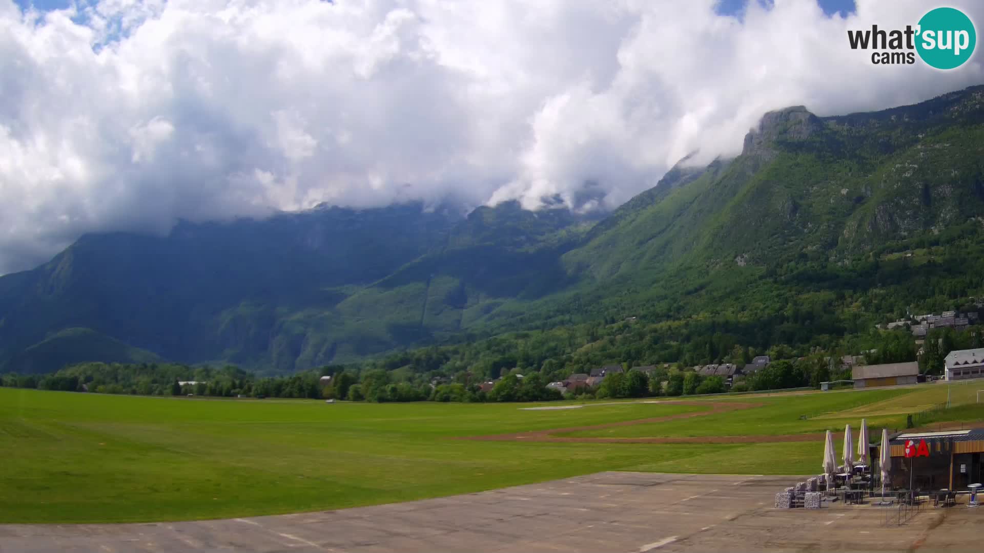Webcam en direct Aéroport de Bovec – Vue sur Kanin