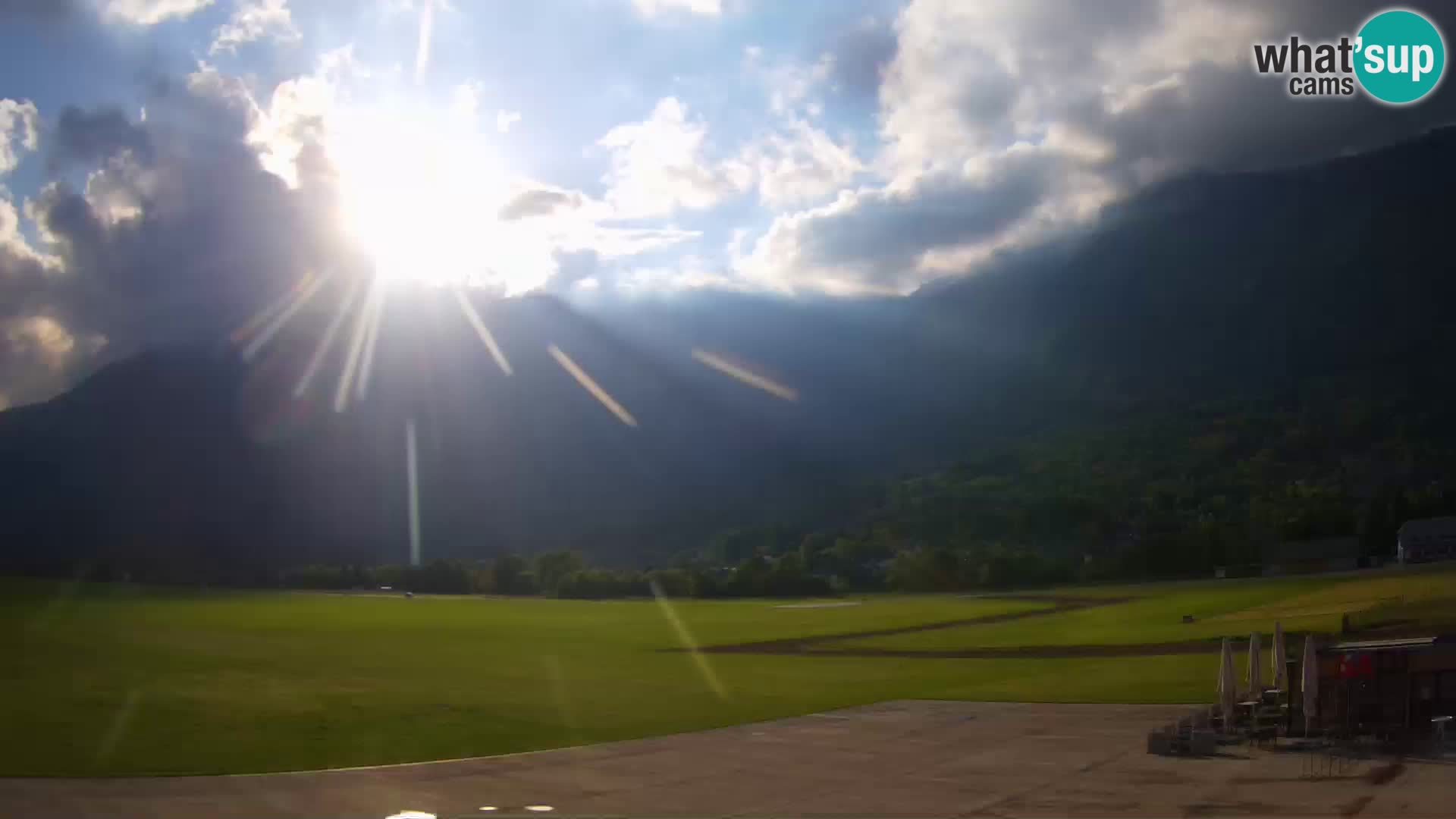 Live webcam Bovec airport – View to Kanin