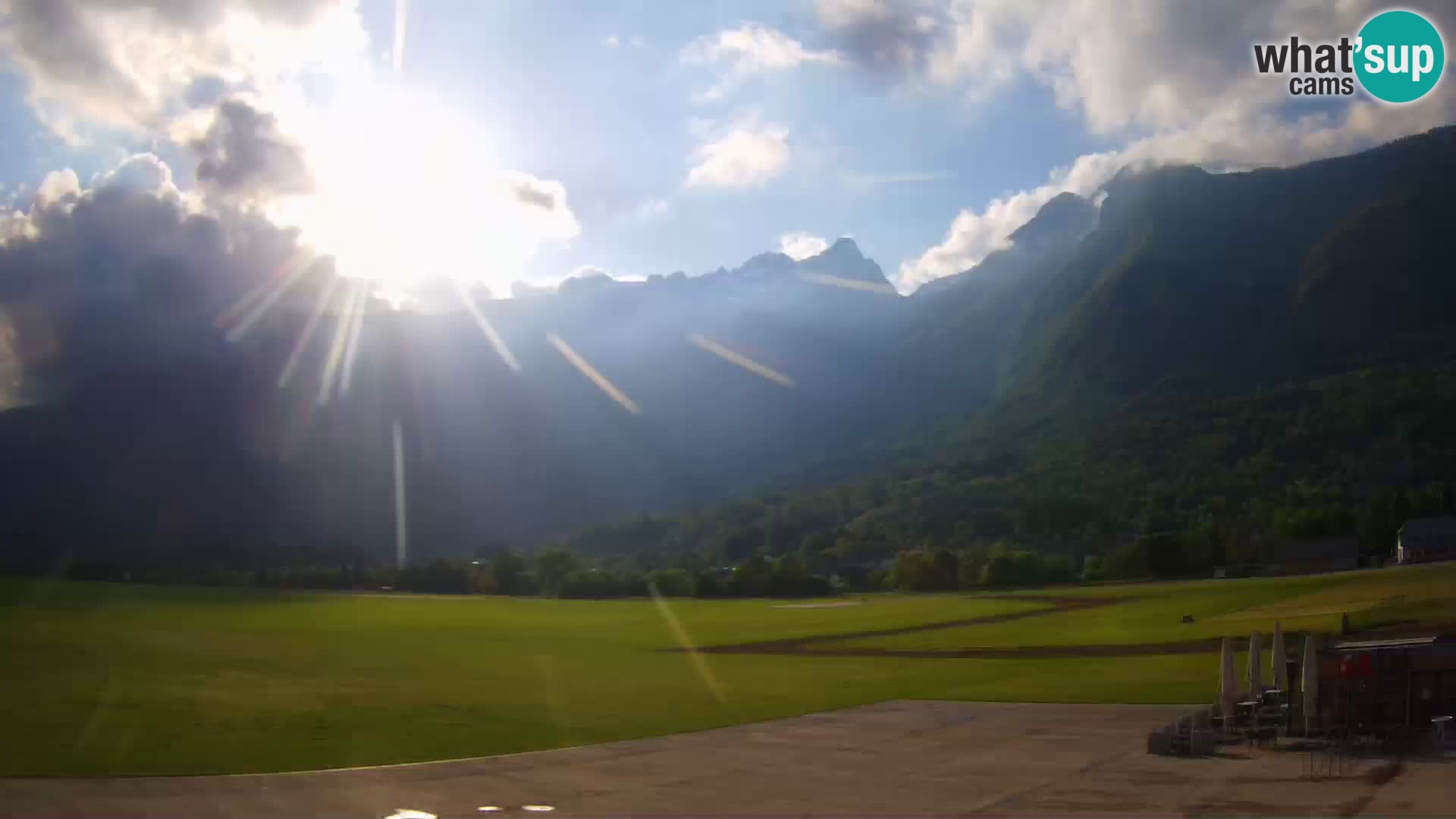 Cámara web en vivo Aeropuerto de Bovec – Vista a Kanin