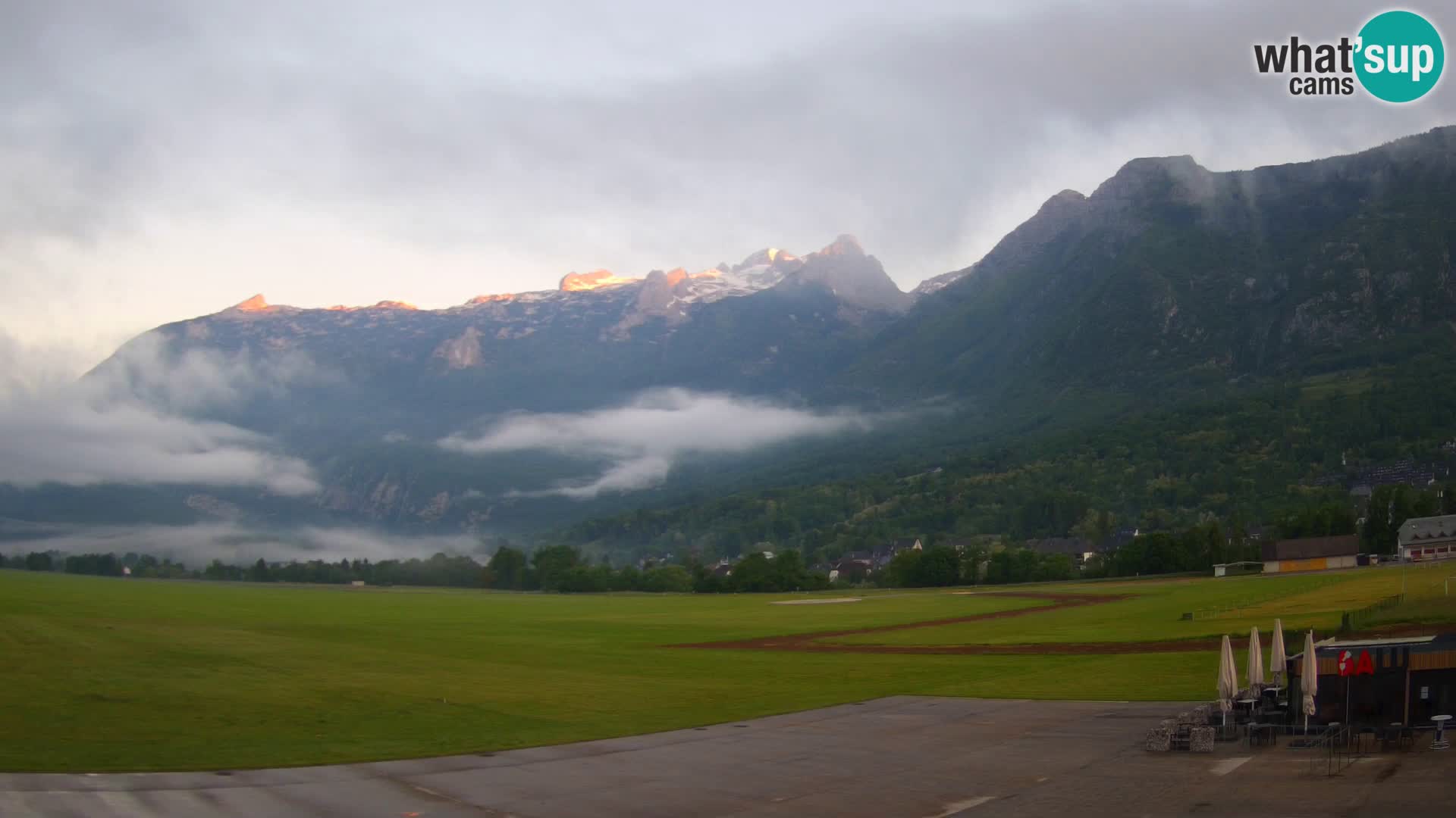Cámara web en vivo Aeropuerto de Bovec – Vista a Kanin