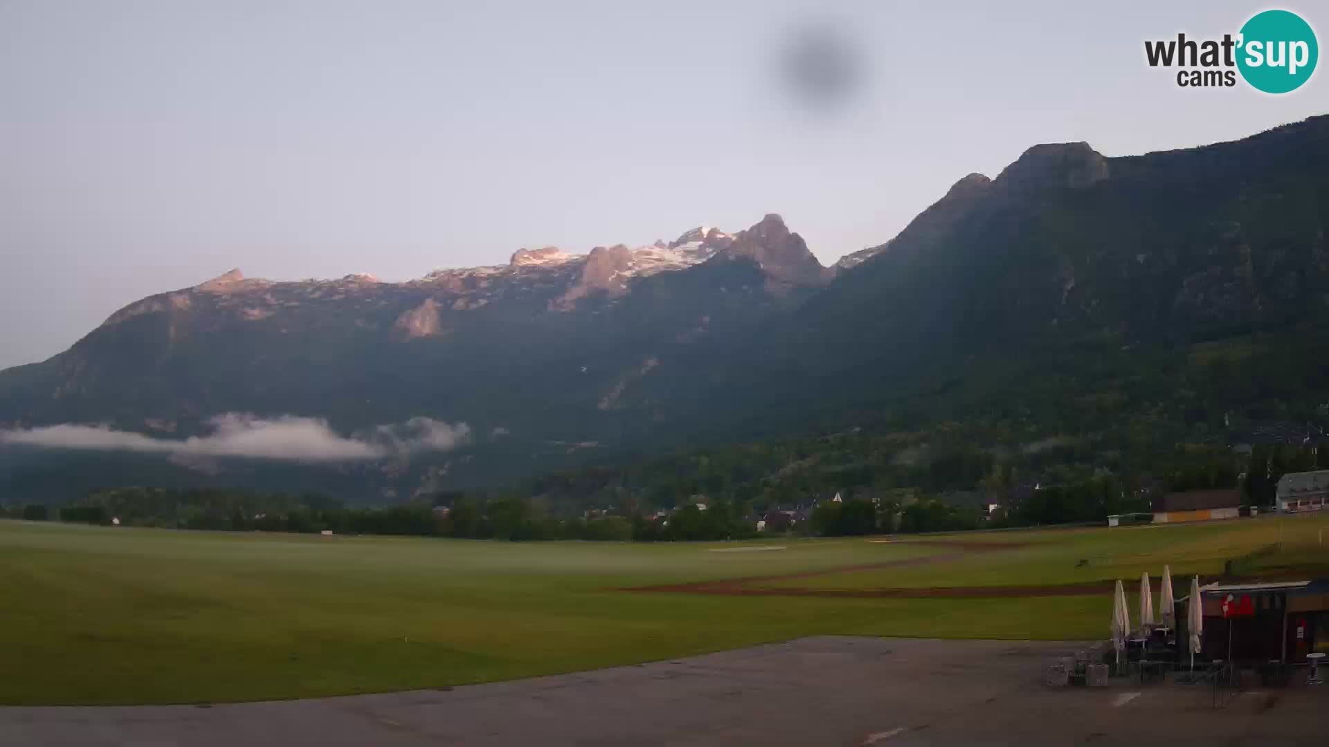 Live webcam Bovec airport – View to Kanin