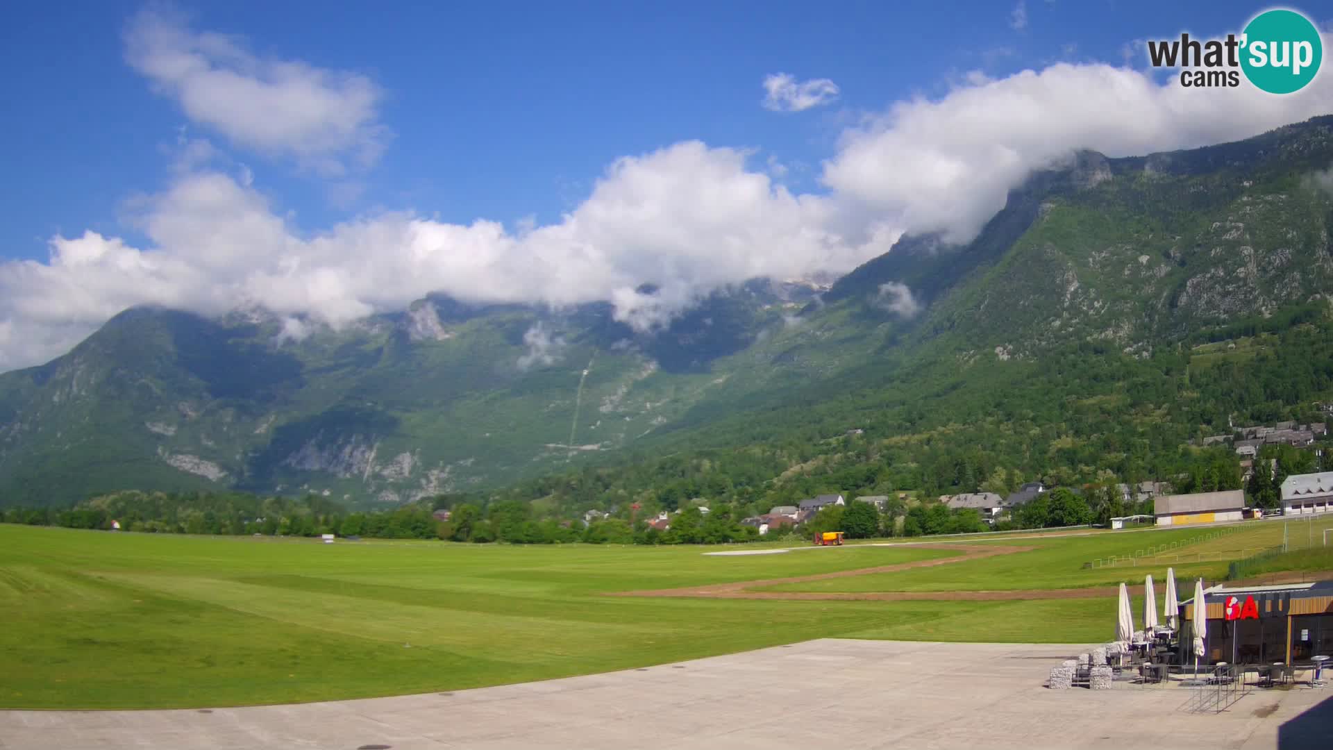 Webcam en direct Aéroport de Bovec – Vue sur Kanin