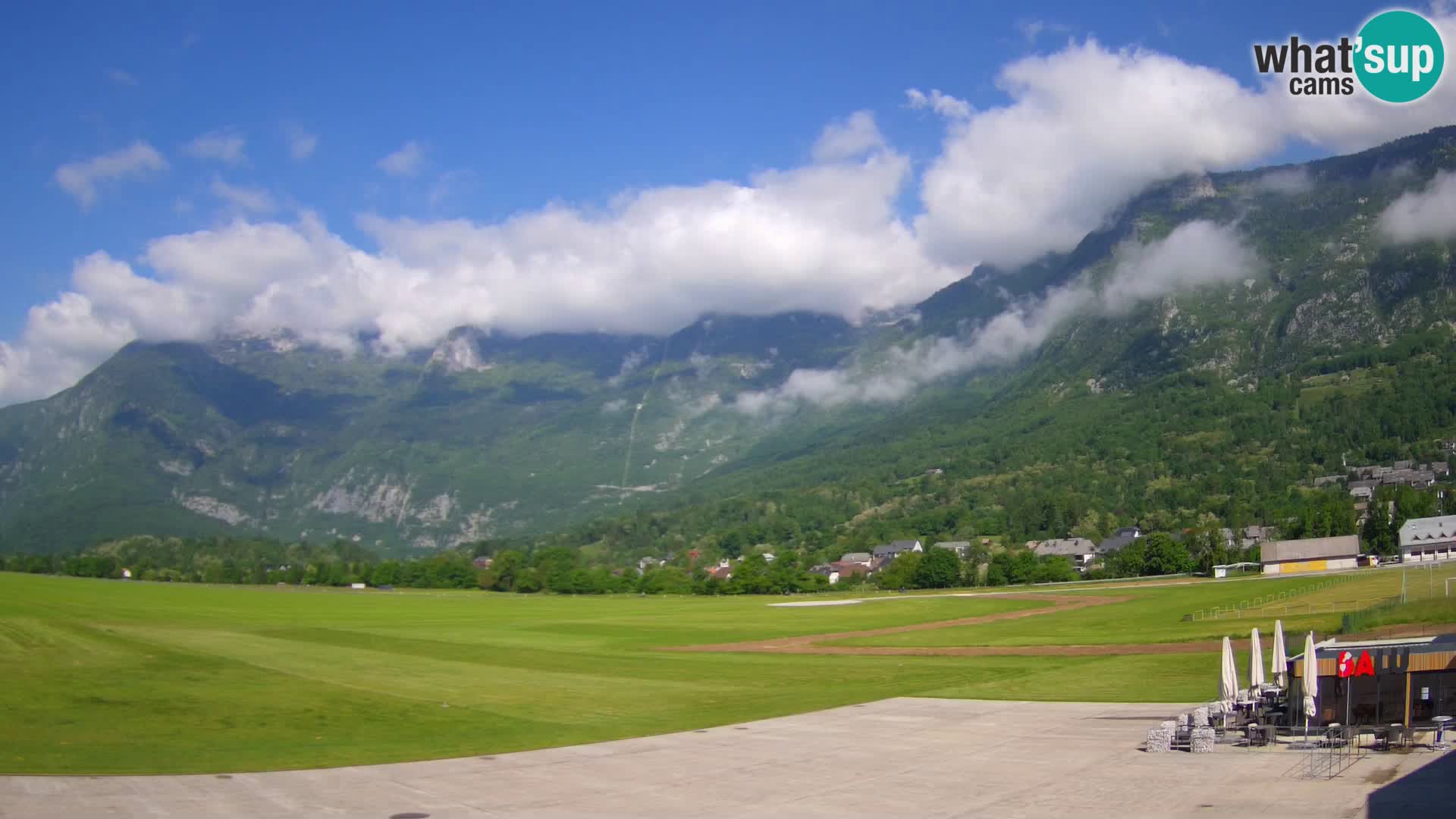 Cámara web en vivo Aeropuerto de Bovec – Vista a Kanin
