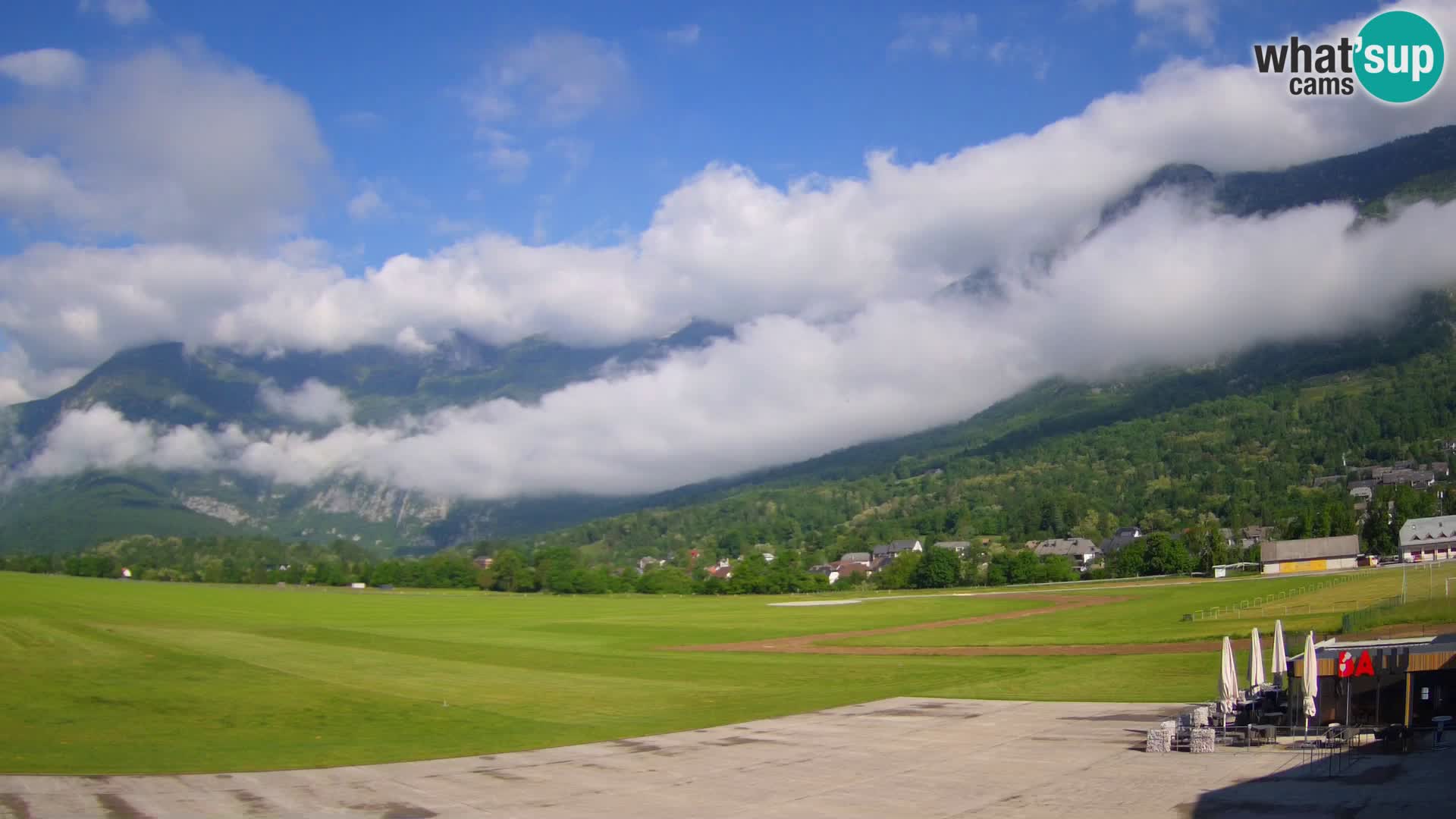 Cámara web en vivo Aeropuerto de Bovec – Vista a Kanin