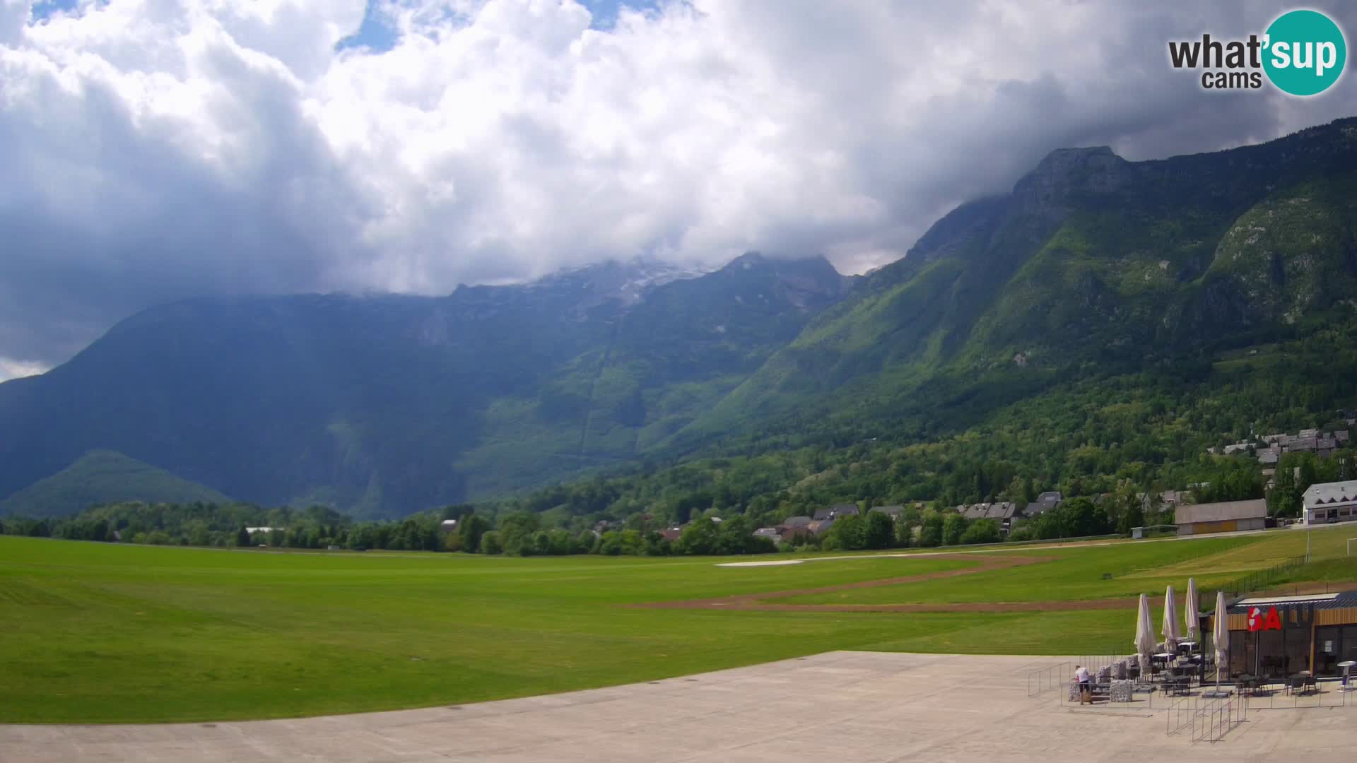 Cámara web en vivo Aeropuerto de Bovec – Vista a Kanin