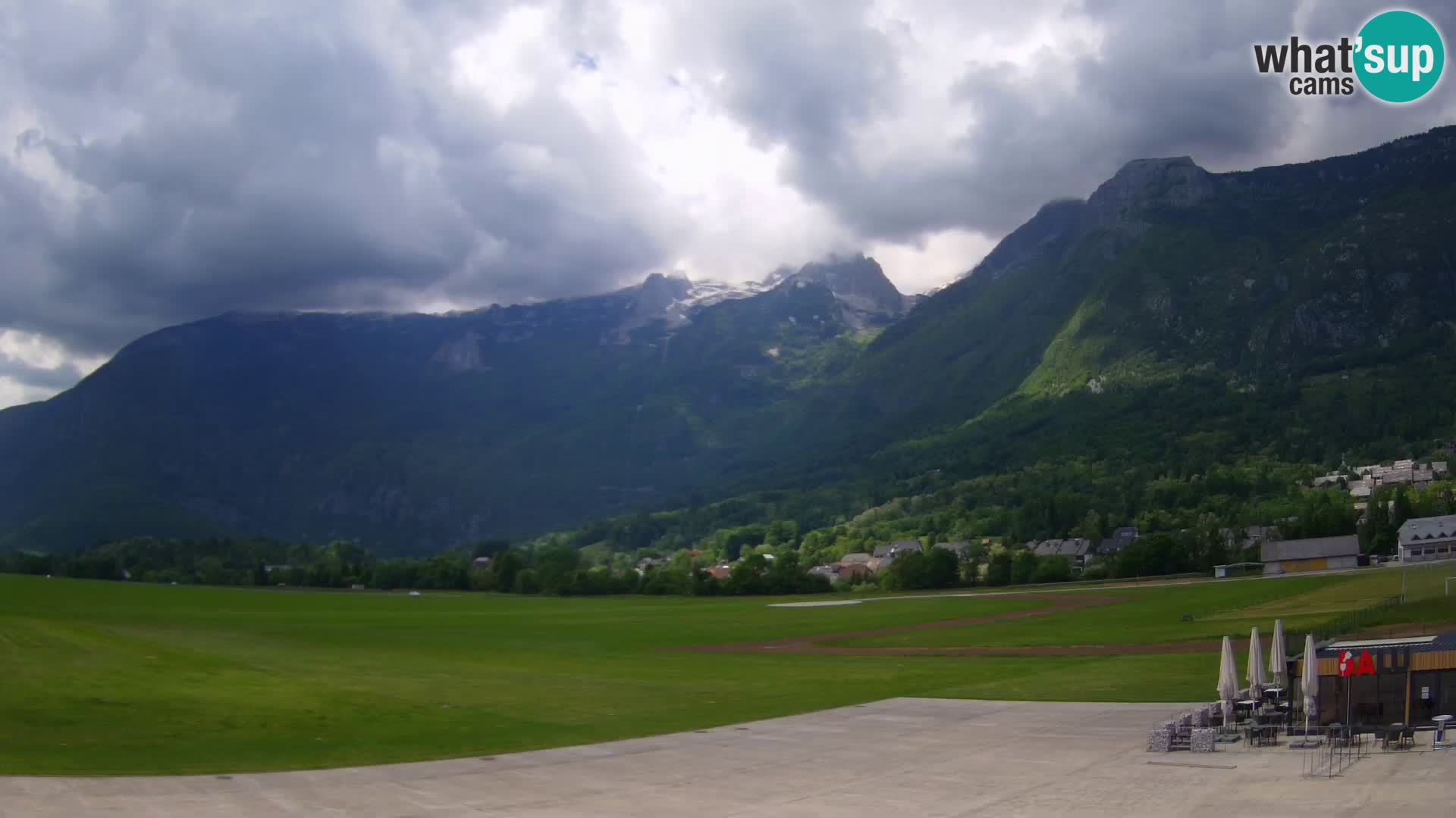 Cámara web en vivo Aeropuerto de Bovec – Vista a Kanin