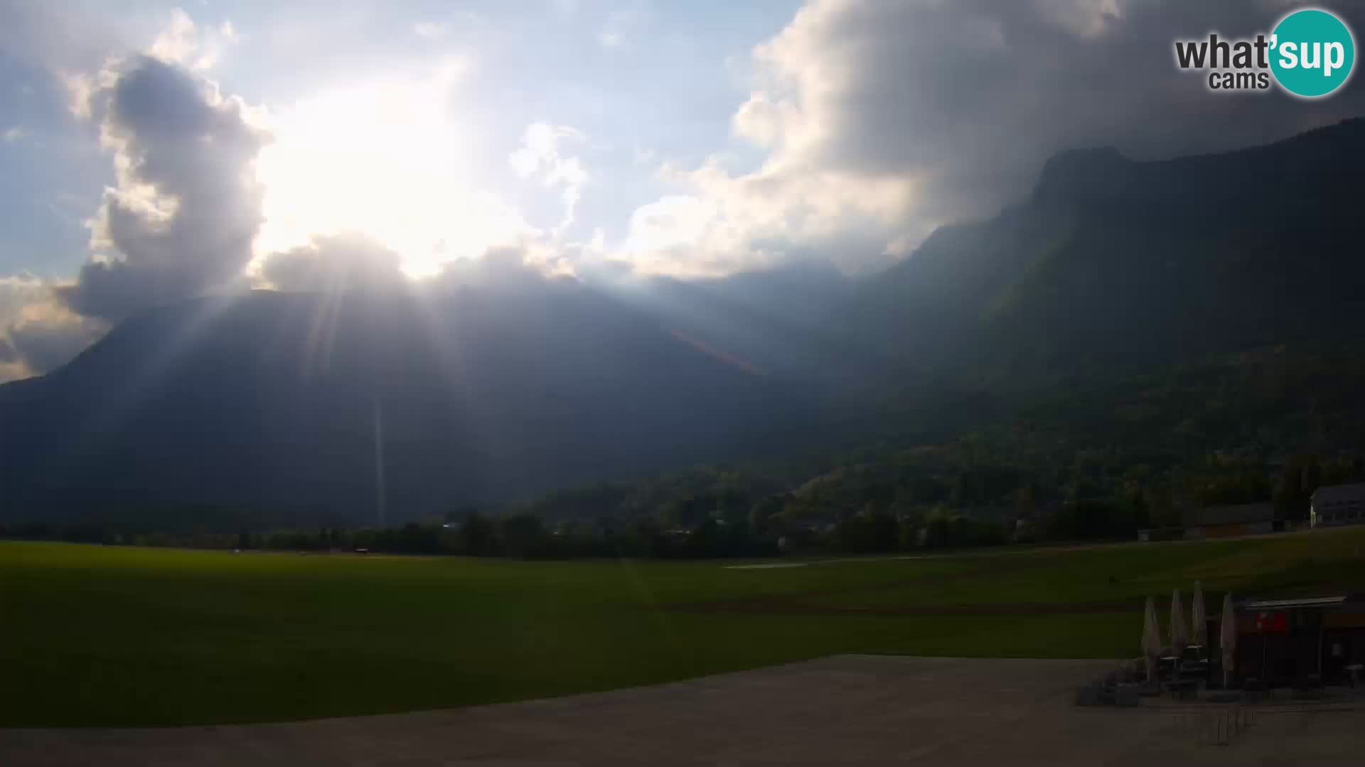 Webcam en direct Aéroport de Bovec – Vue sur Kanin