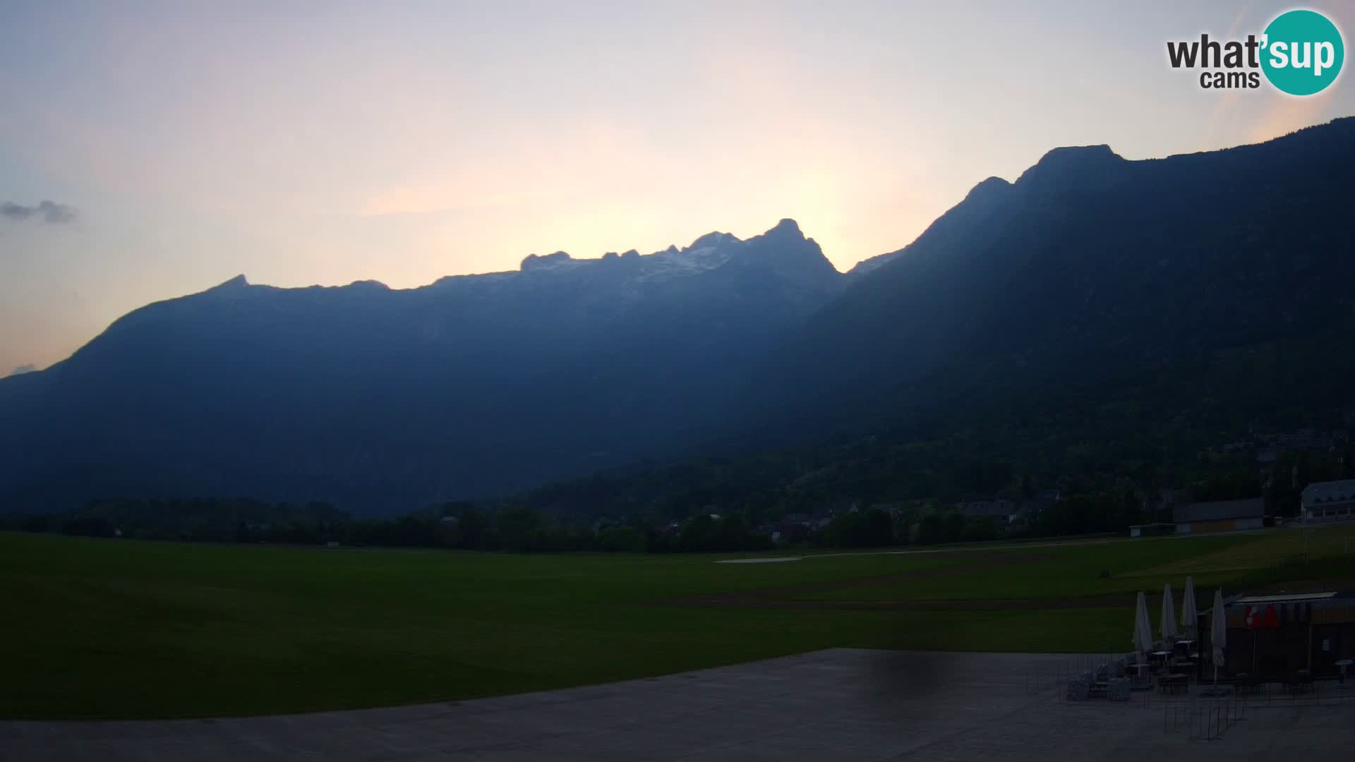 Cámara web en vivo Aeropuerto de Bovec – Vista a Kanin