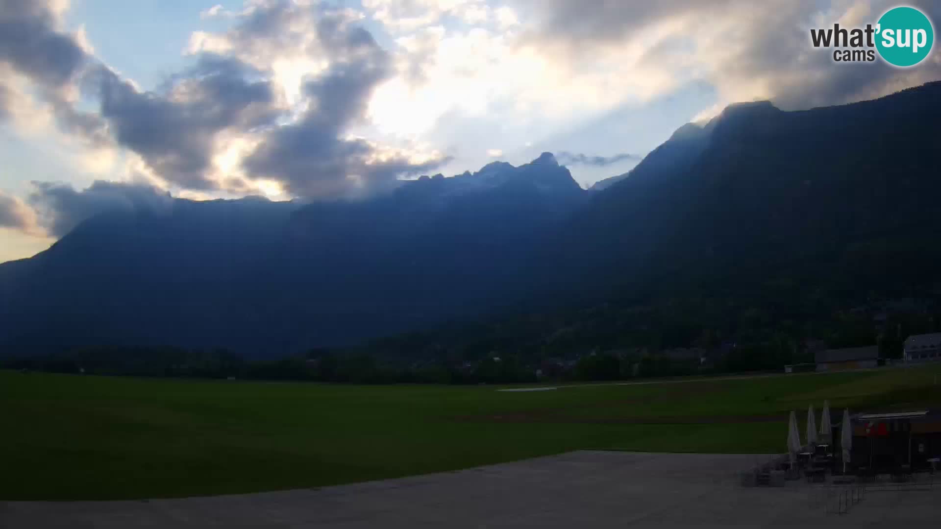 Live webcam Bovec airport – View to Kanin