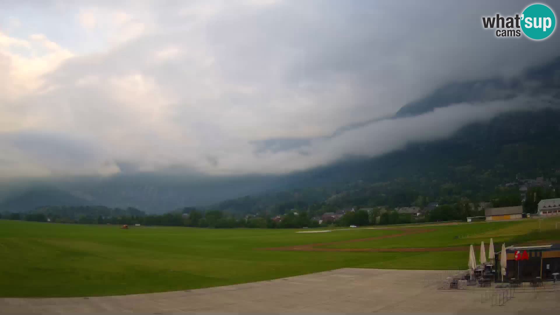 Live webcam Bovec airport – View to Kanin