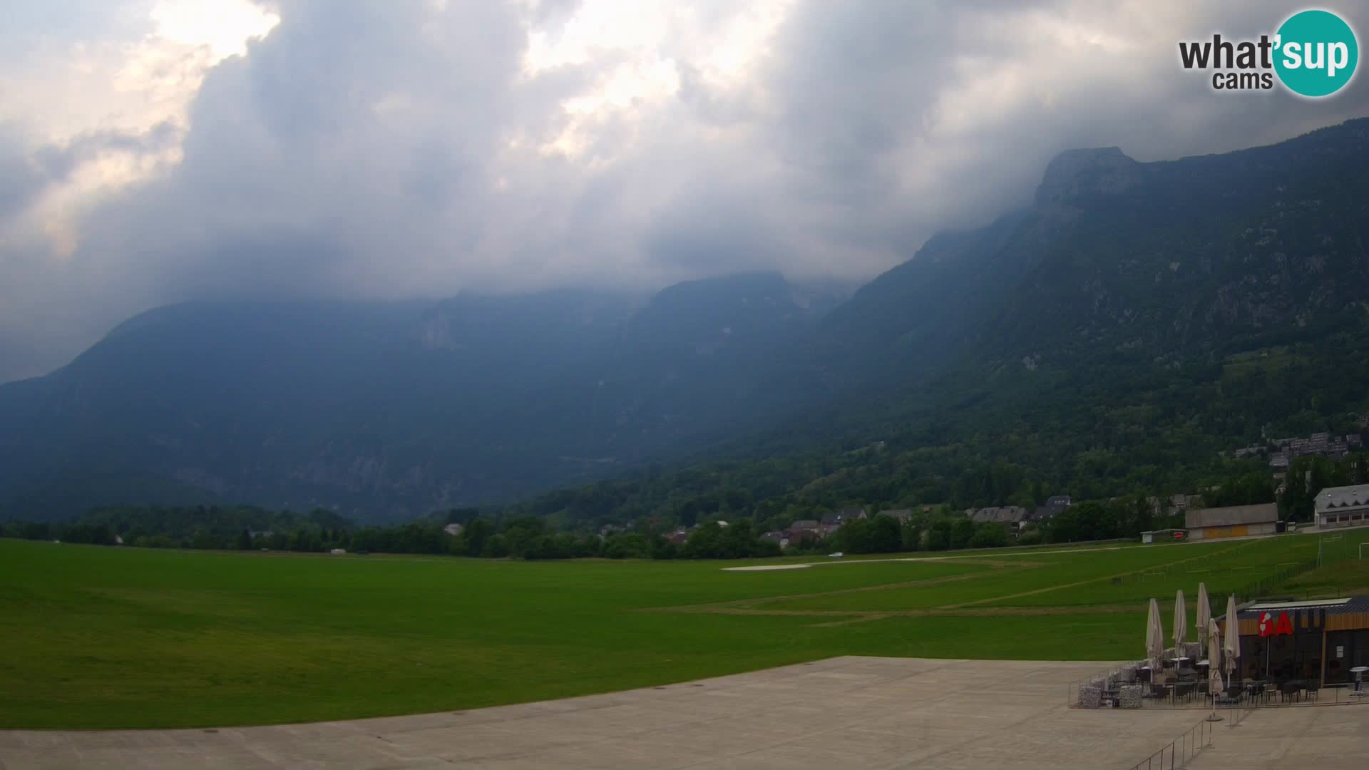 Webcam en direct Aéroport de Bovec – Vue sur Kanin