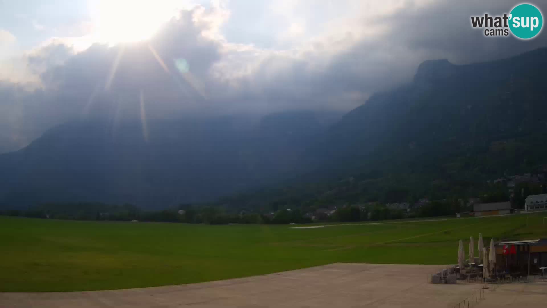 Cámara web en vivo Aeropuerto de Bovec – Vista a Kanin
