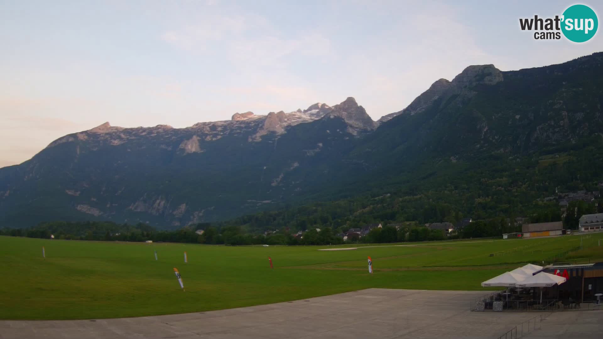 Live webcam Bovec airport – View to Kanin