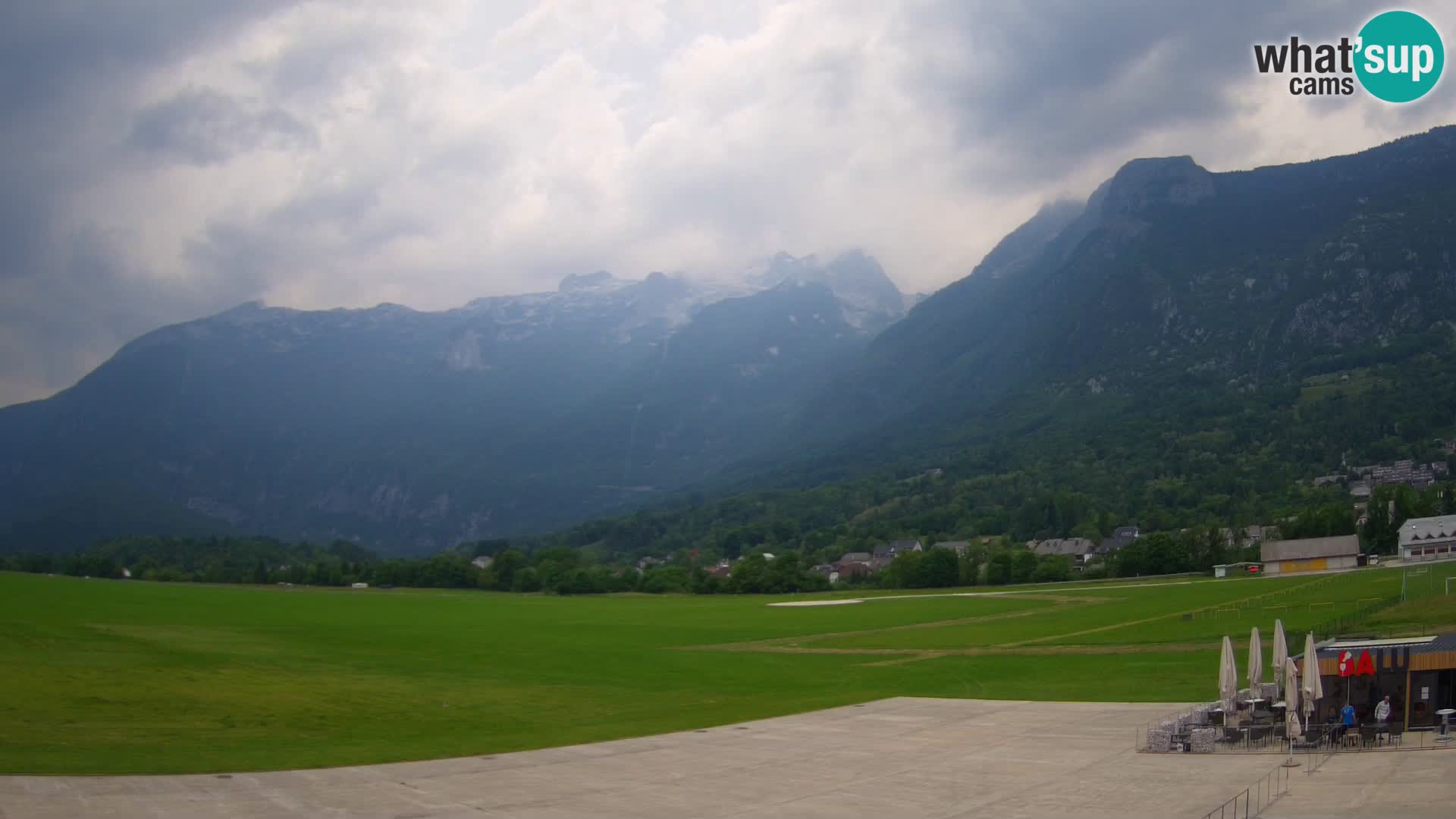 Cámara web en vivo Aeropuerto de Bovec – Vista a Kanin