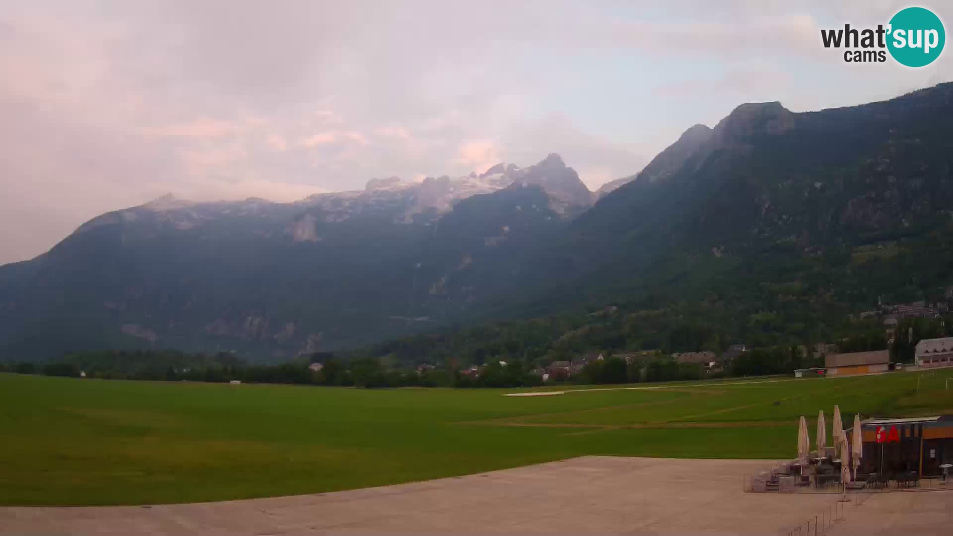 Live webcam Bovec airport – View to Kanin