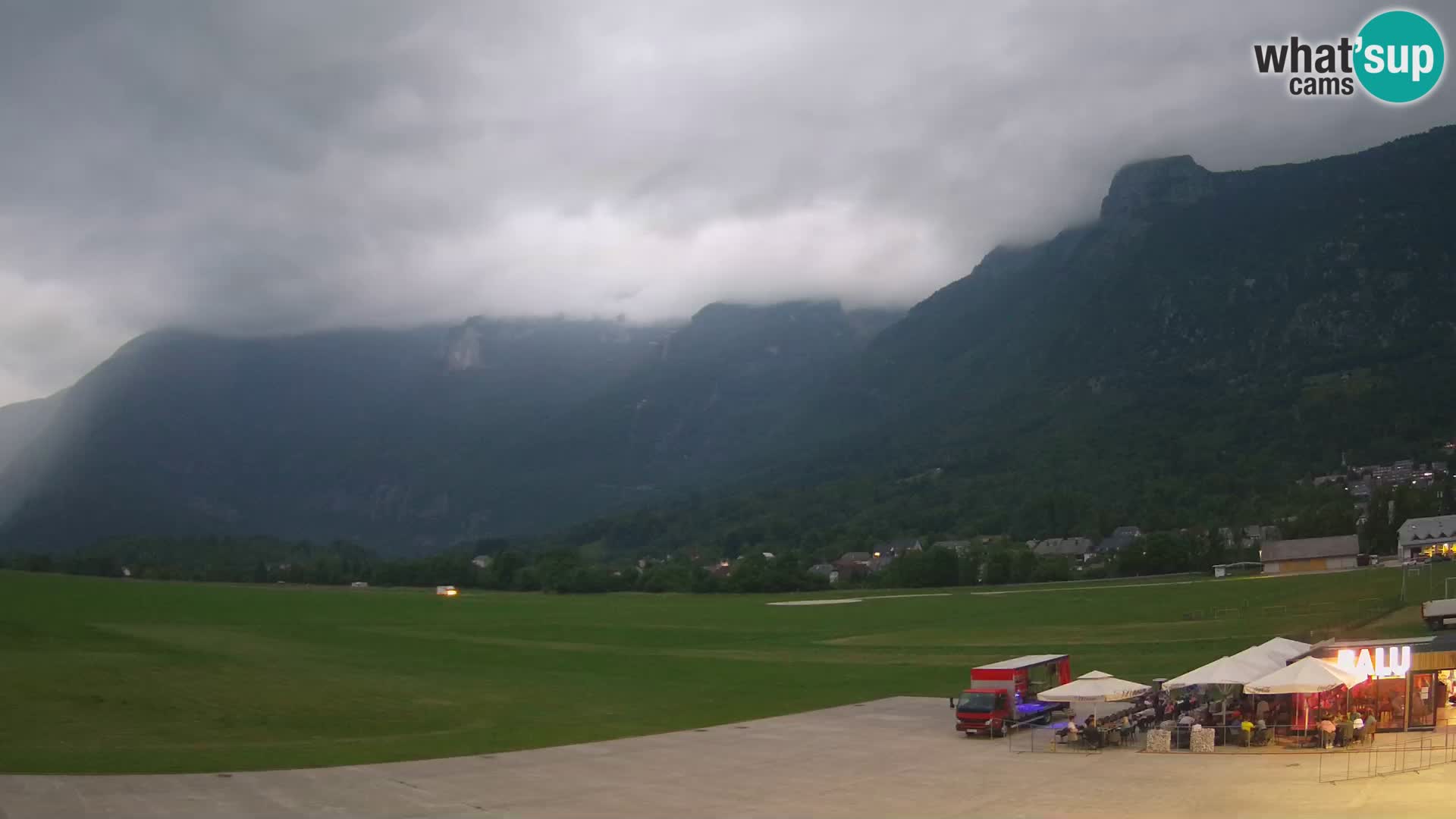 Live webcam Bovec airport – View to Kanin