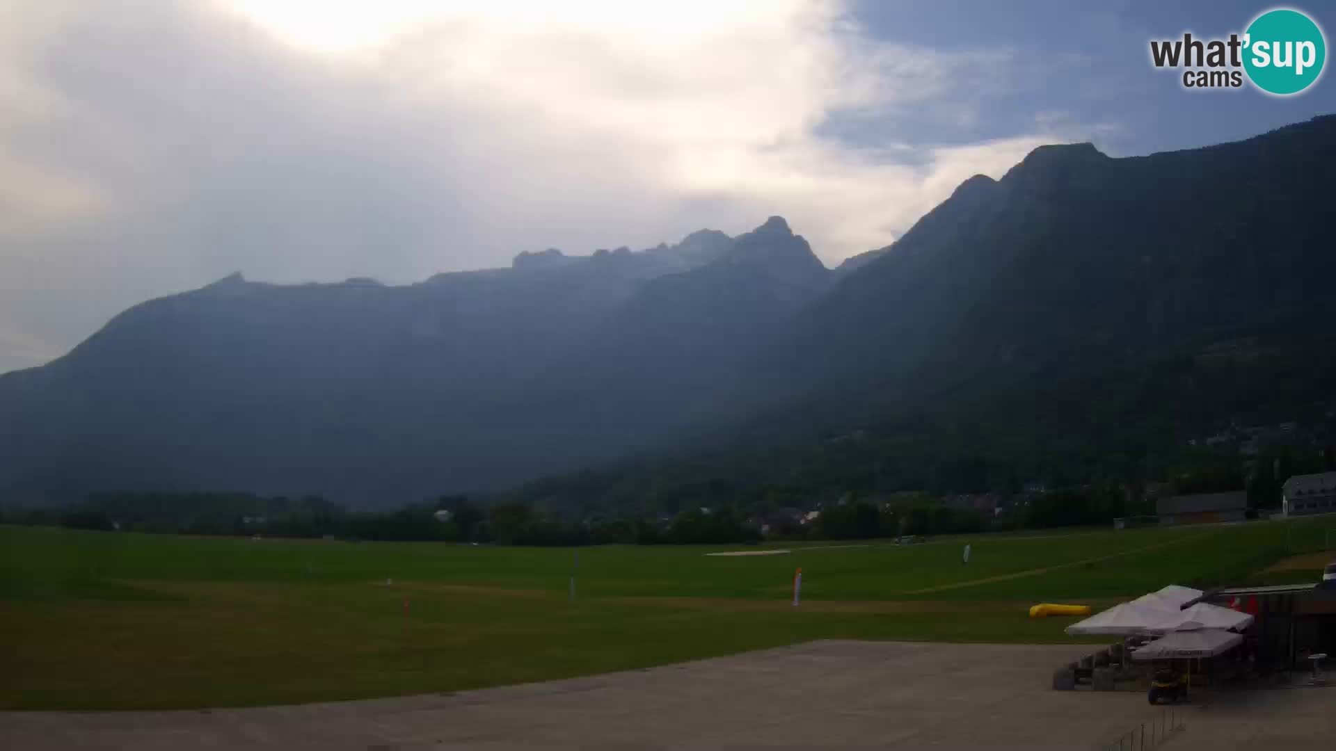 Webcam en direct Aéroport de Bovec – Vue sur Kanin