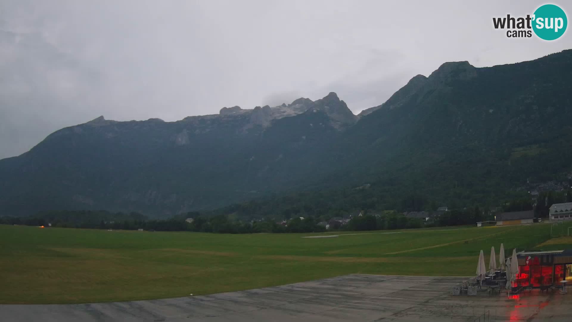 Webcam en direct Aéroport de Bovec – Vue sur Kanin