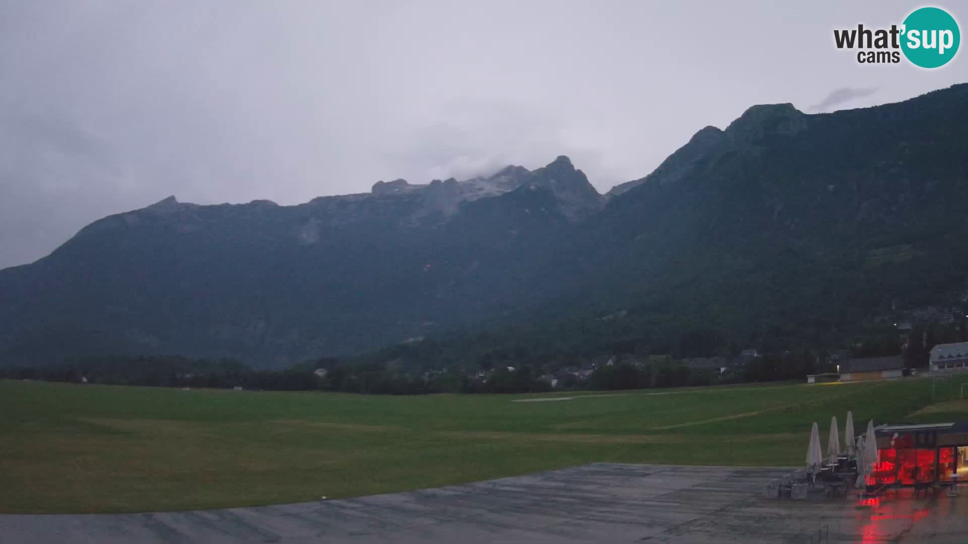 Spletna kamera letališče Bovec – pogled proti Kaninu