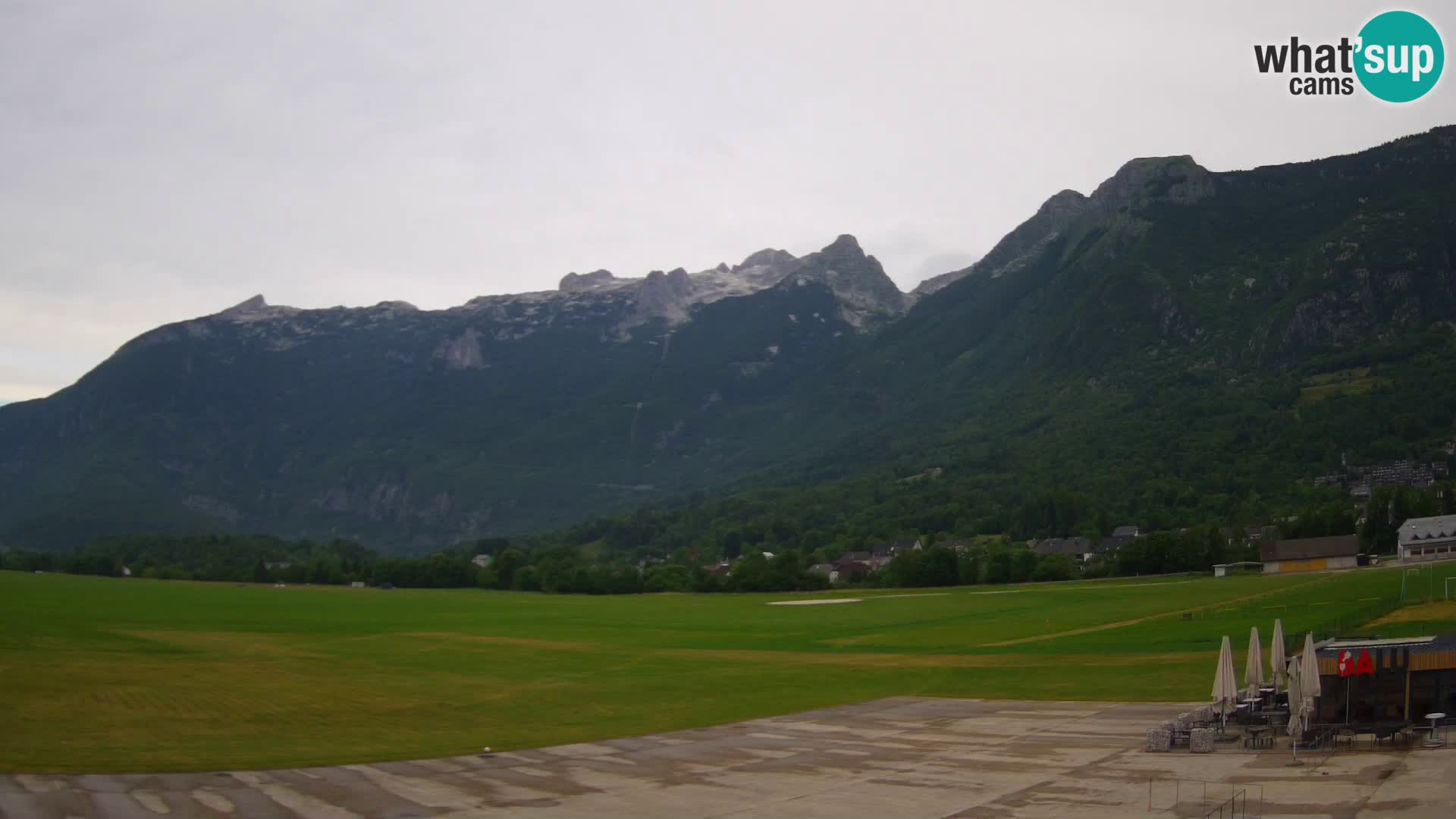 Spletna kamera letališče Bovec – pogled proti Kaninu
