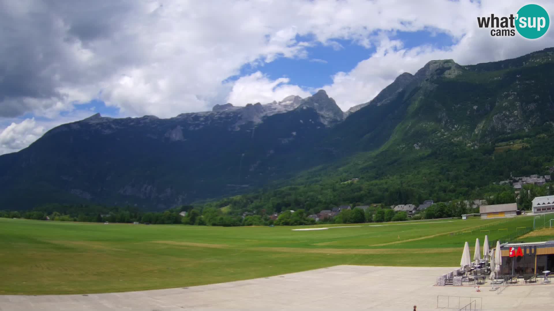 Cámara web en vivo Aeropuerto de Bovec – Vista a Kanin