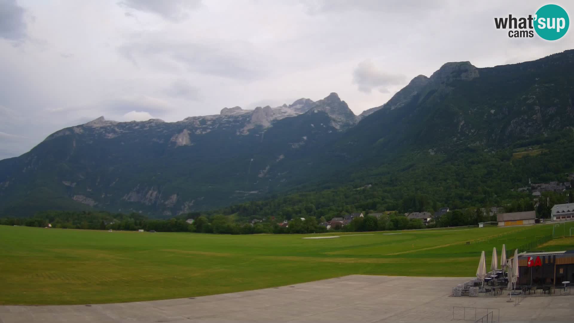 Spletna kamera letališče Bovec – pogled proti Kaninu