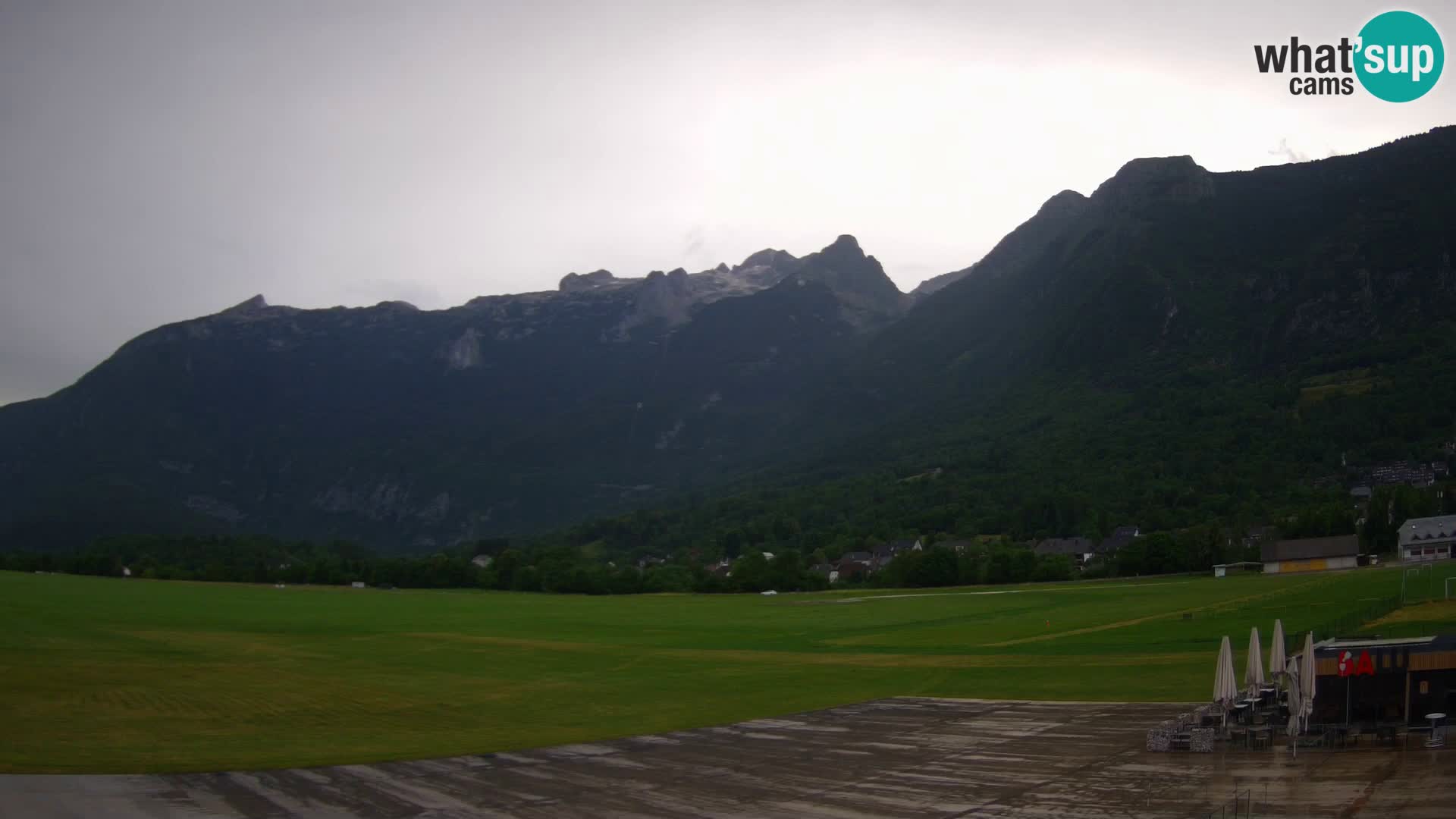 Cámara web en vivo Aeropuerto de Bovec – Vista a Kanin