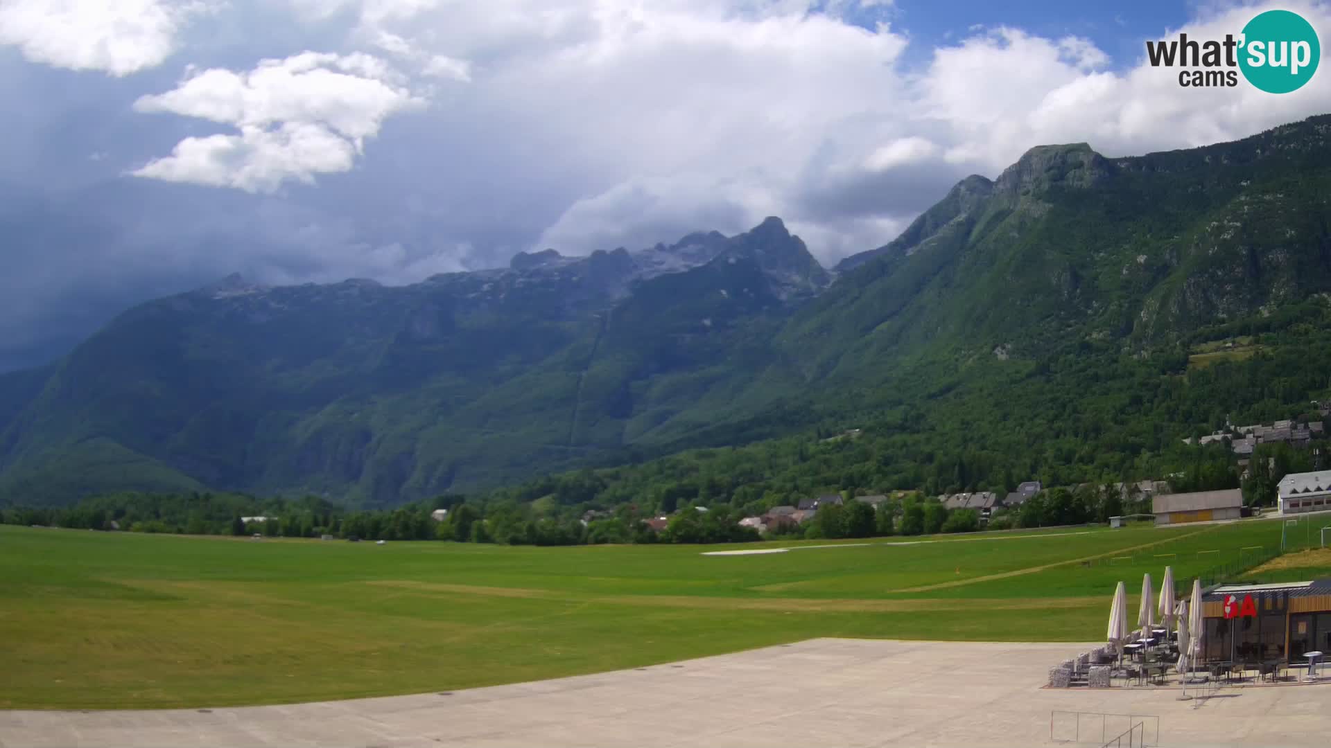 Cámara web en vivo Aeropuerto de Bovec – Vista a Kanin