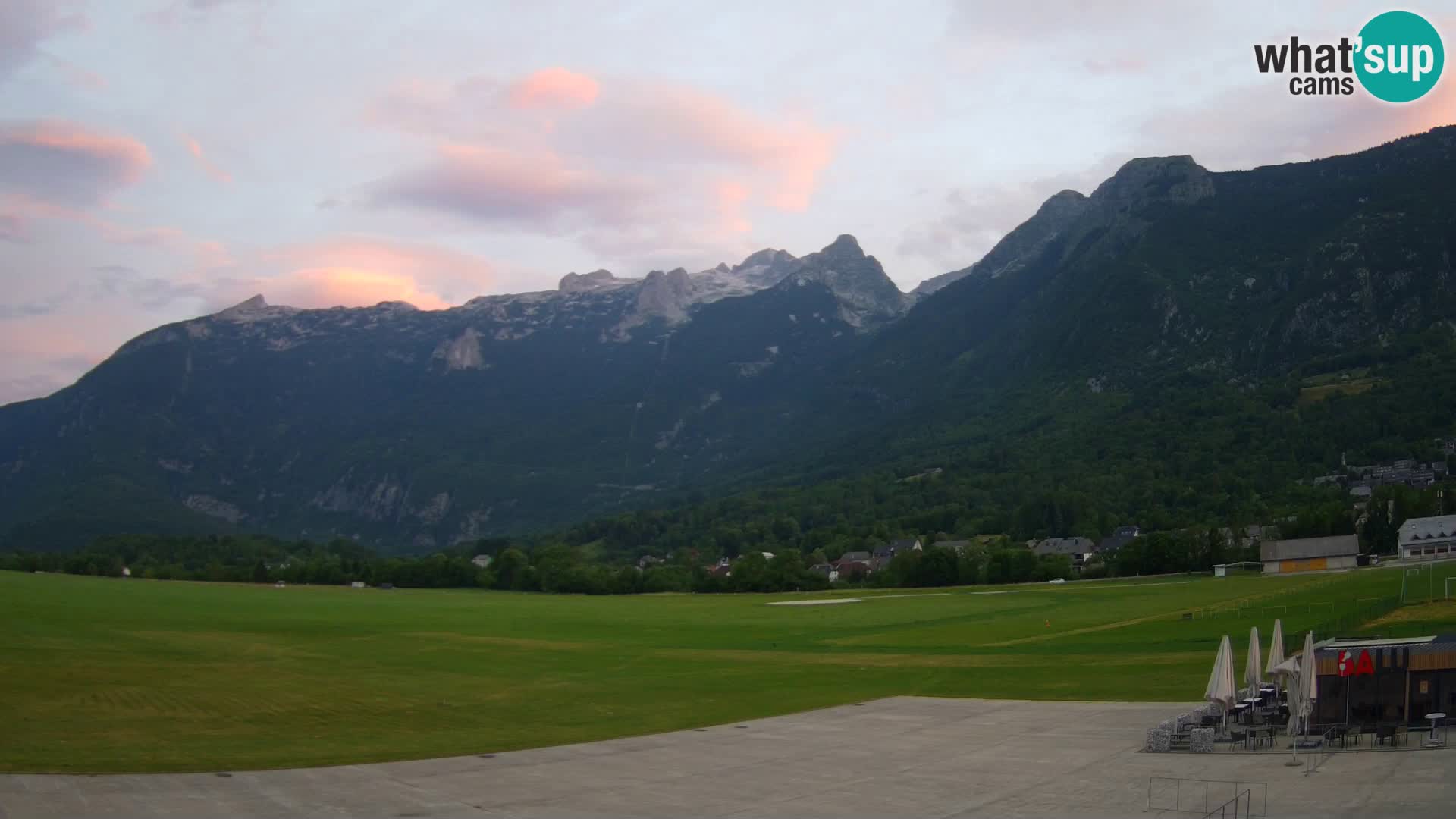 Cámara web en vivo Aeropuerto de Bovec – Vista a Kanin