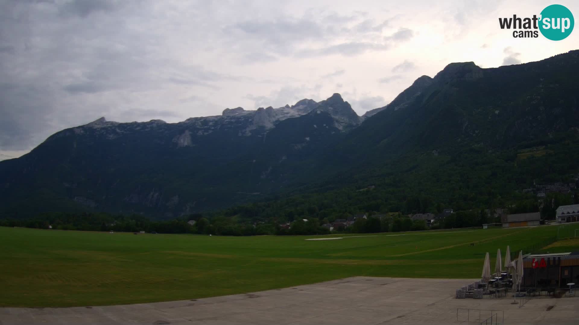 Cámara web en vivo Aeropuerto de Bovec – Vista a Kanin