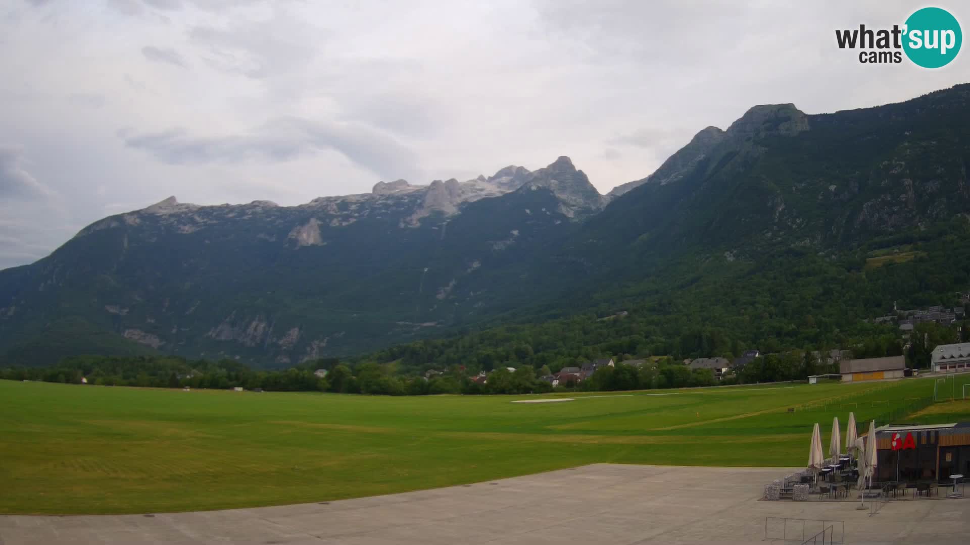 Spletna kamera letališče Bovec – pogled proti Kaninu