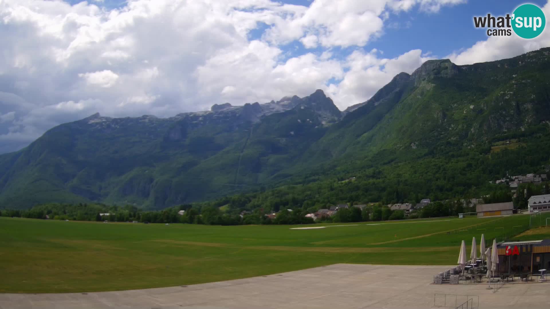 Cámara web en vivo Aeropuerto de Bovec – Vista a Kanin