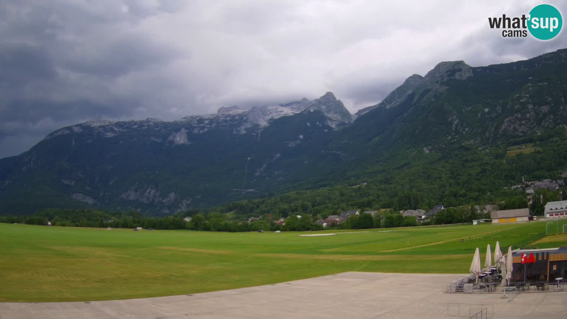 Cámara web en vivo Aeropuerto de Bovec – Vista a Kanin